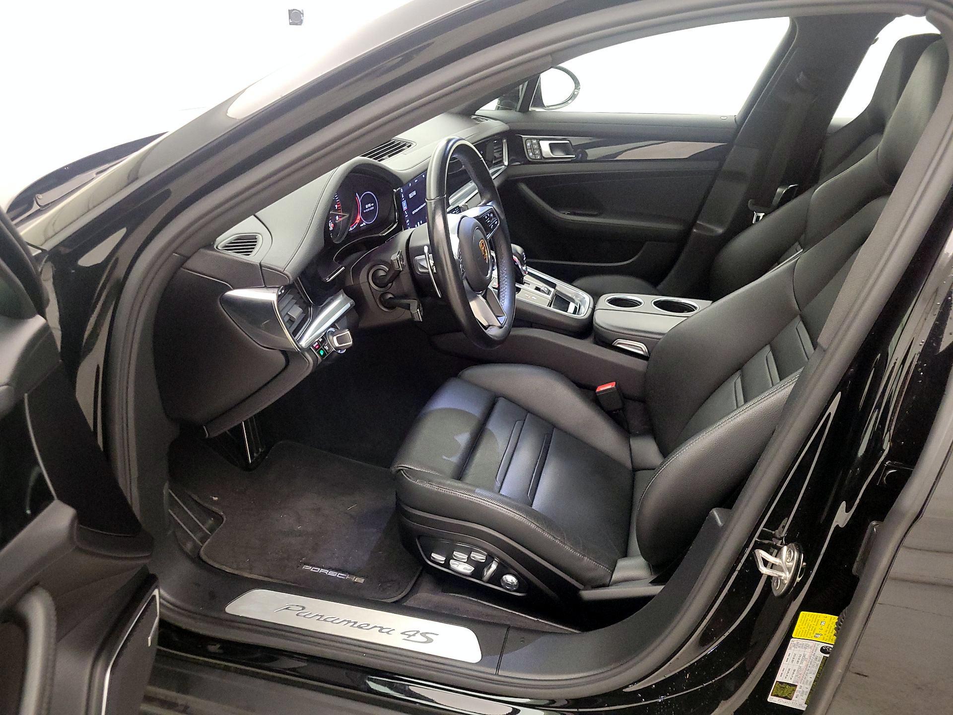 Thumbnail: 2020 Porsche Panamera - 11