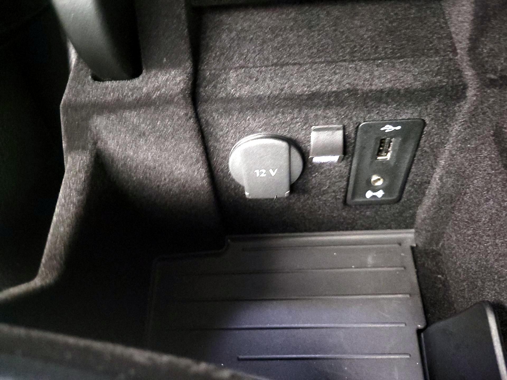 Thumbnail: 2020 Porsche Panamera - 18