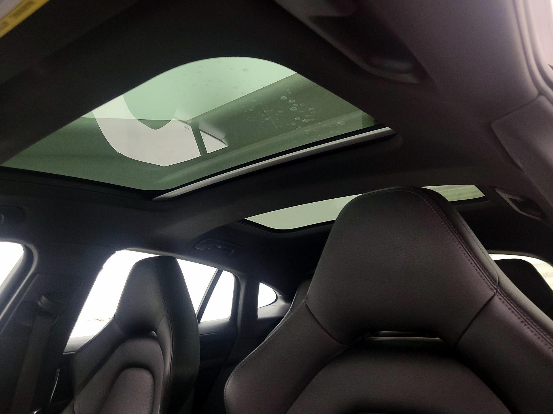 Thumbnail: 2020 Porsche Panamera - 19