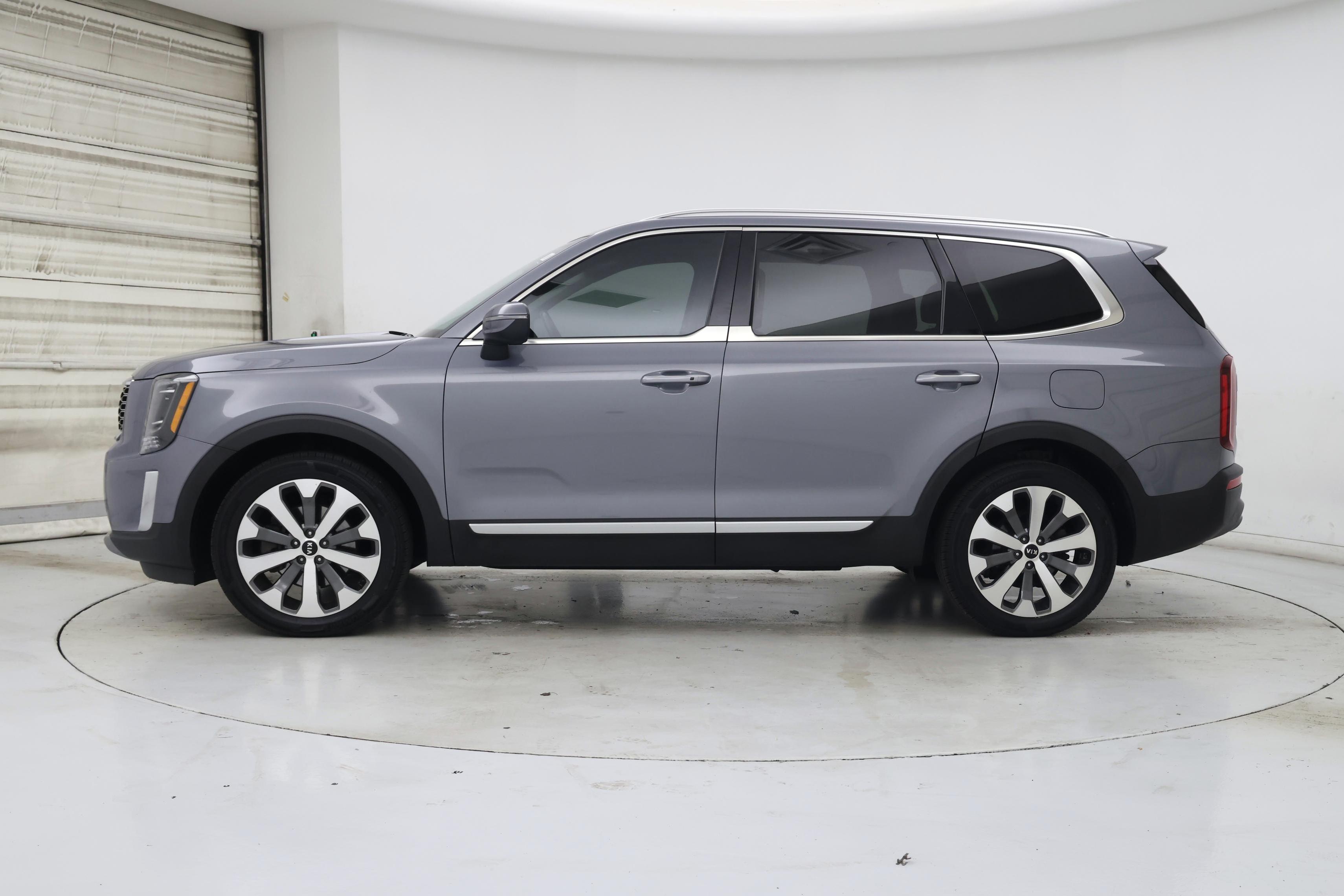 Thumbnail: 2021 Kia Telluride - 3