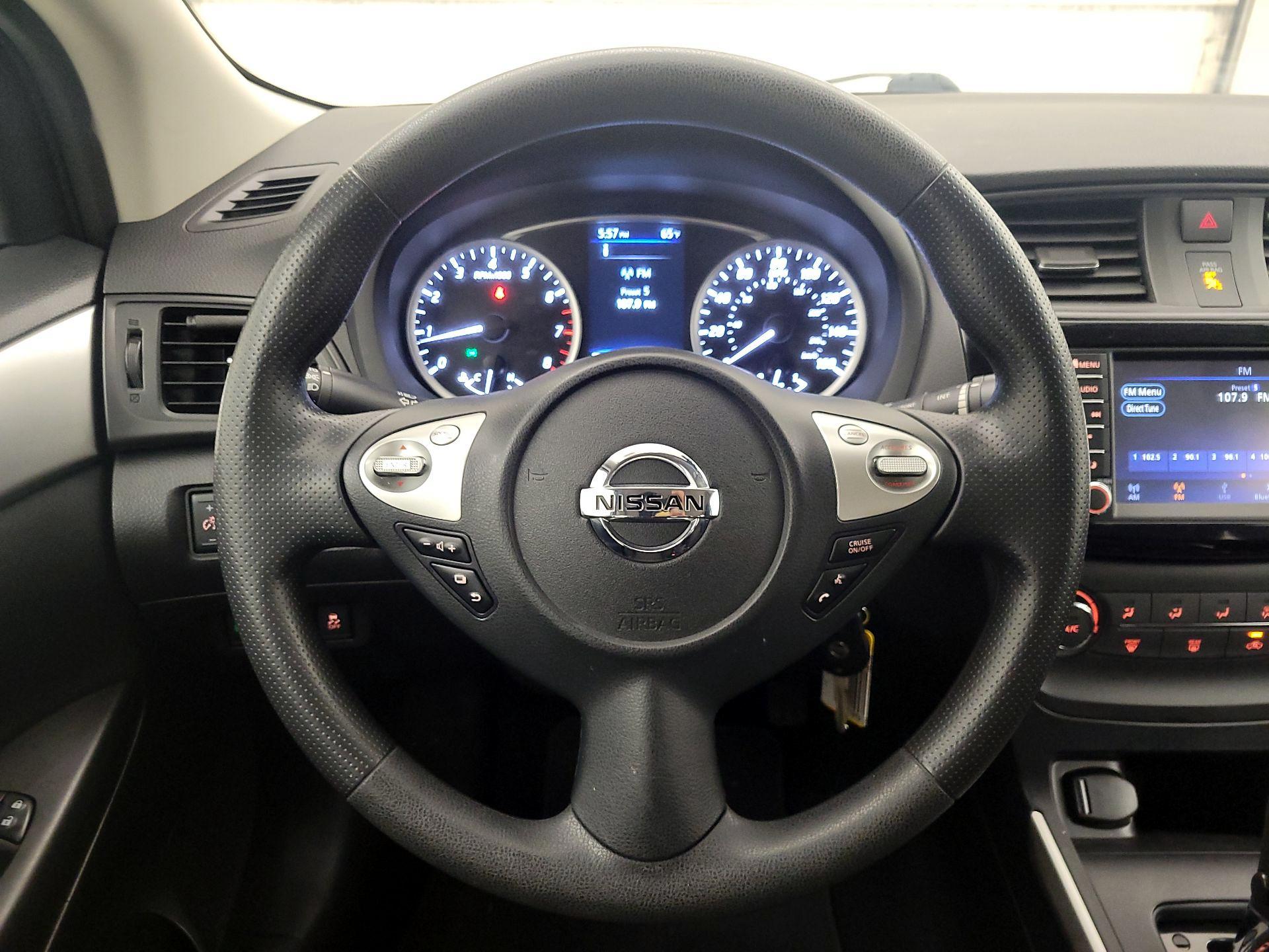 Thumbnail: 2019 Nissan Sentra - 10