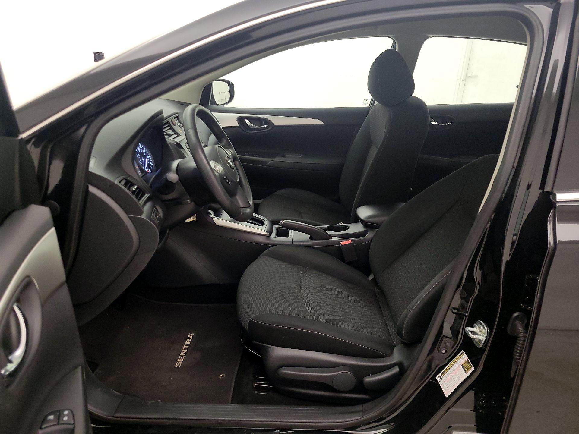 Thumbnail: 2019 Nissan Sentra - 11