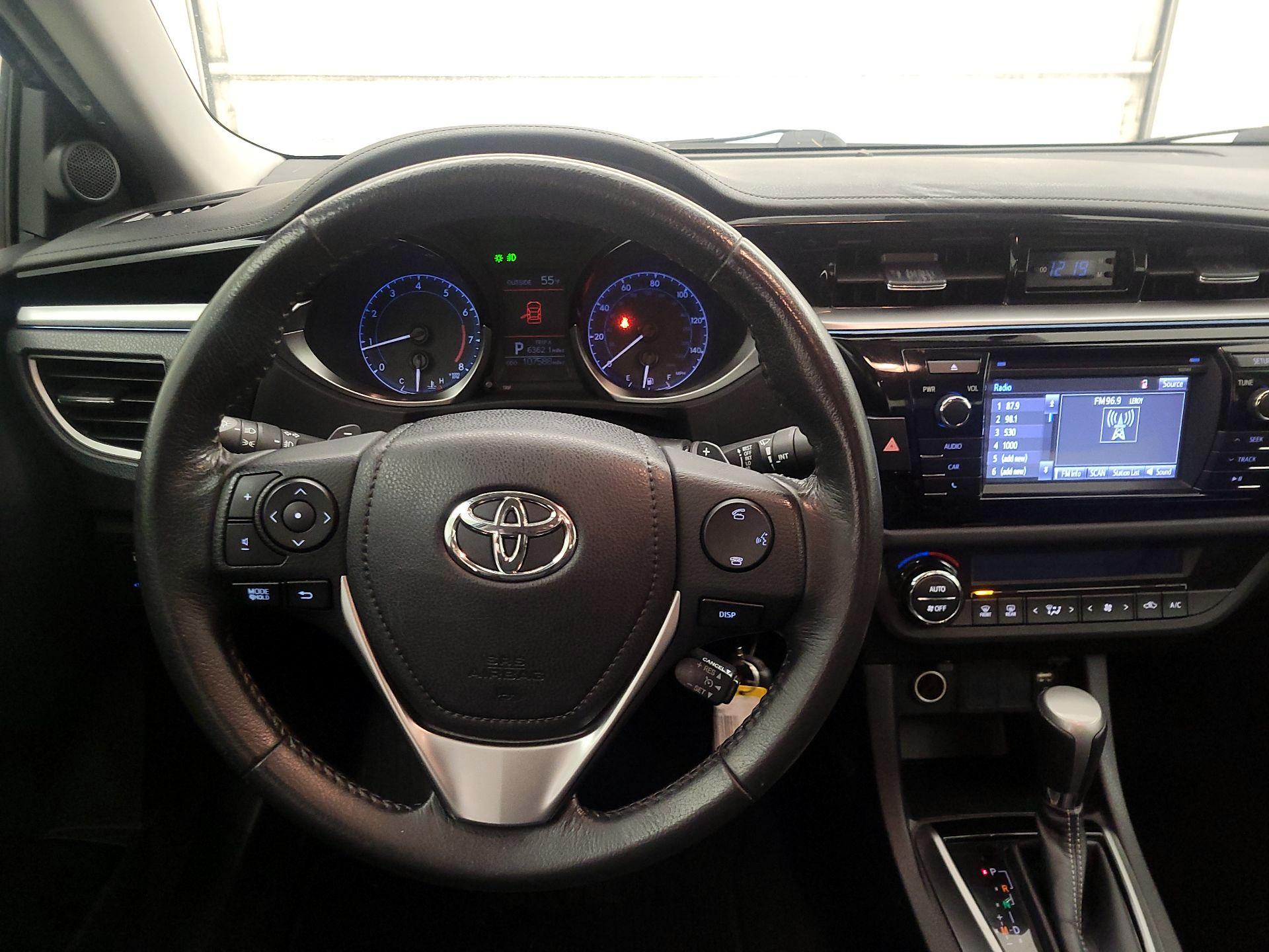 Thumbnail: 2015 Toyota Corolla - 10