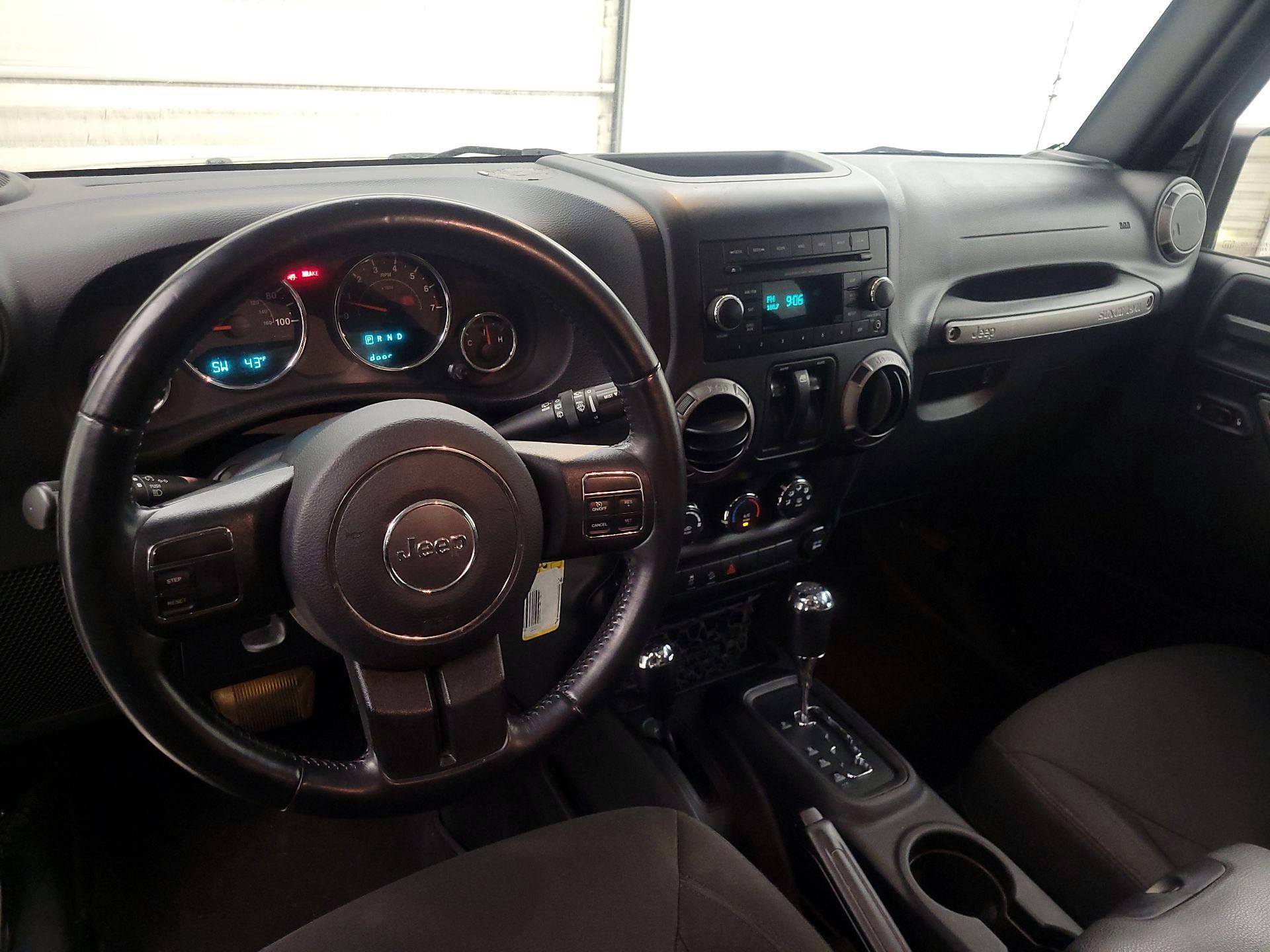 Thumbnail: 2016 Jeep Wrangler - 9