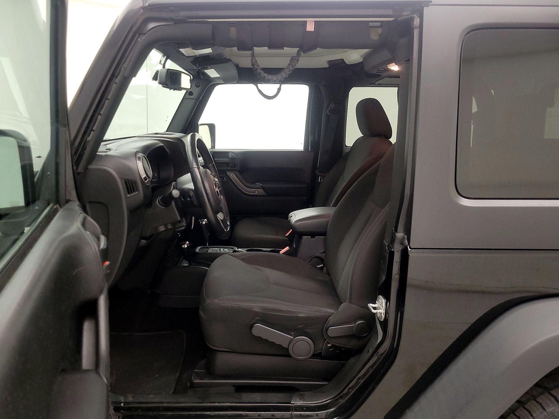 Thumbnail: 2016 Jeep Wrangler - 11