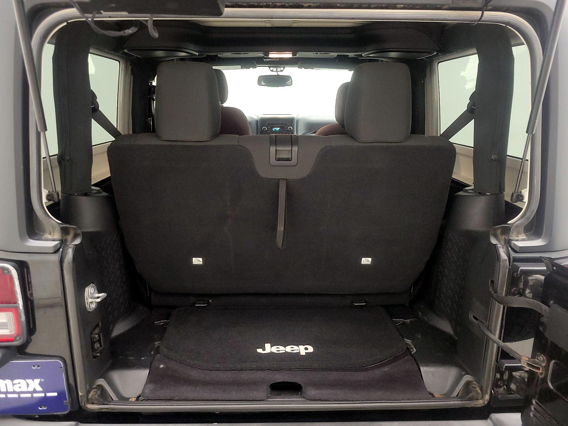 Thumbnail: 2016 Jeep Wrangler - 18