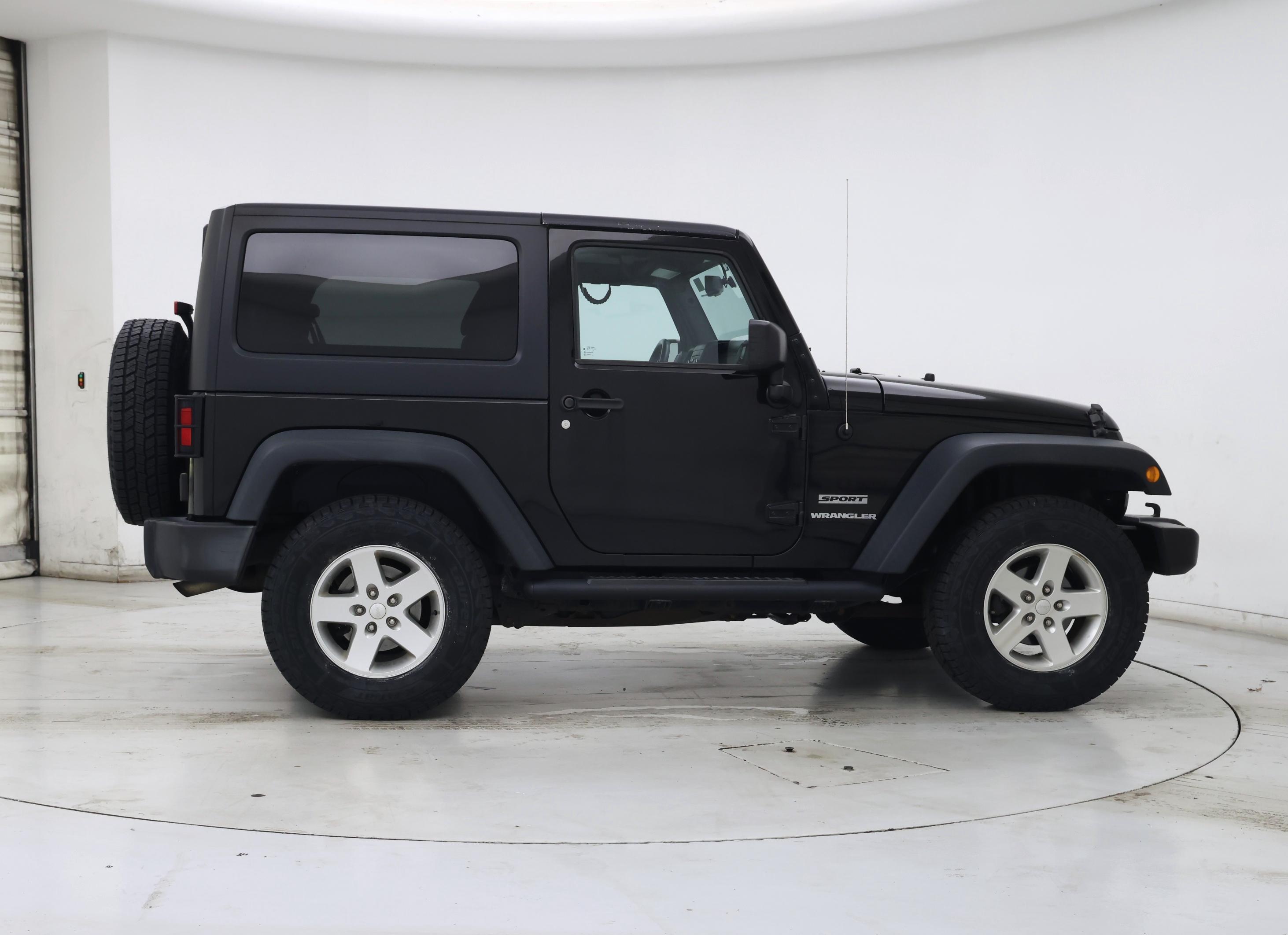Thumbnail: 2016 Jeep Wrangler - 7