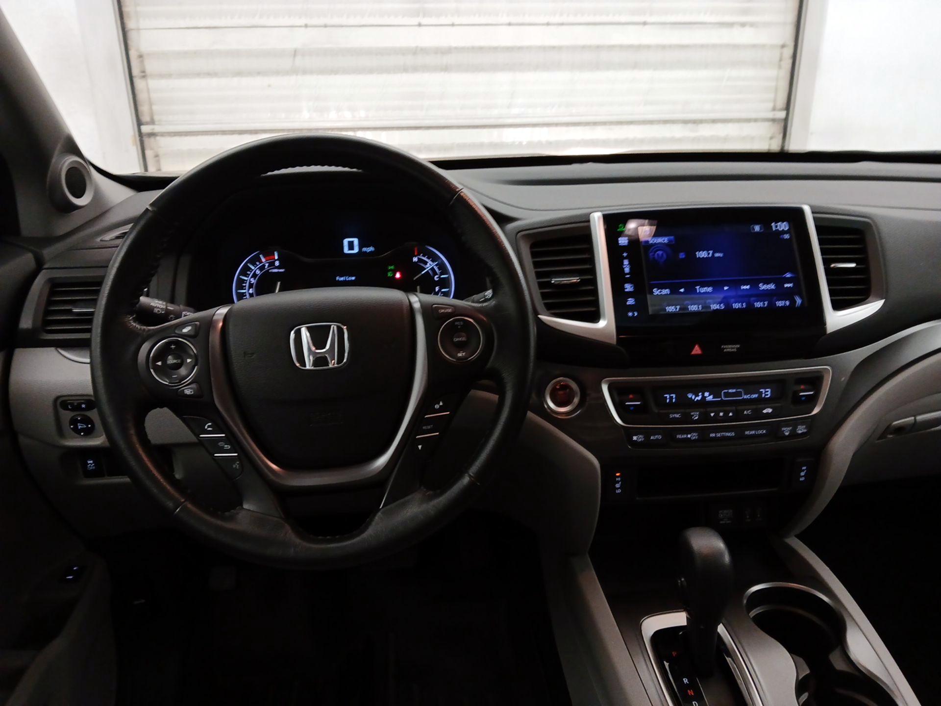 Thumbnail: 2016 Honda Pilot - 10