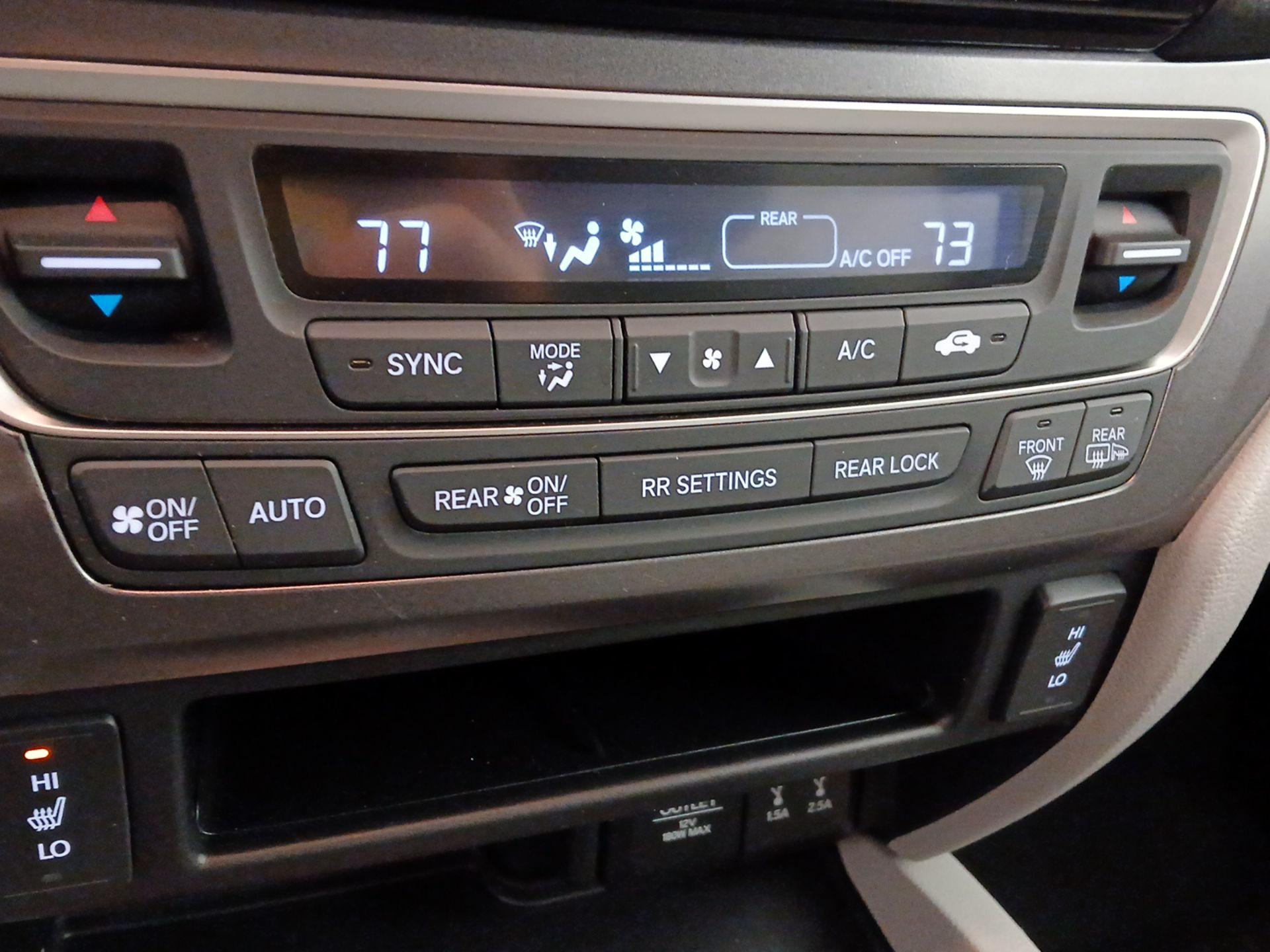 Thumbnail: 2016 Honda Pilot - 16