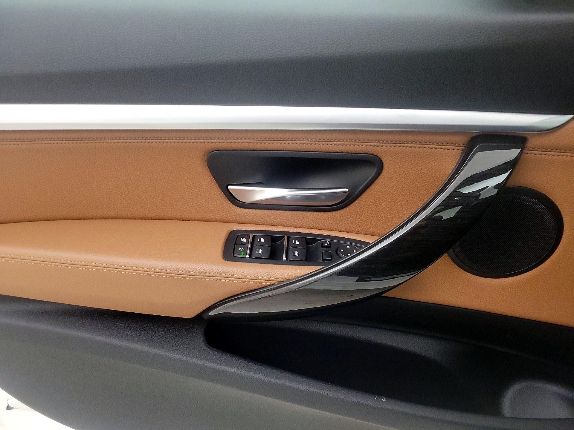 Thumbnail: 2017 BMW 3 Series - 12