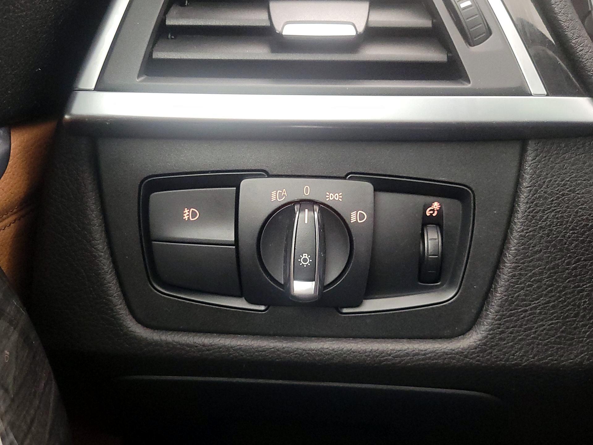 Thumbnail: 2017 BMW 3 Series - 13