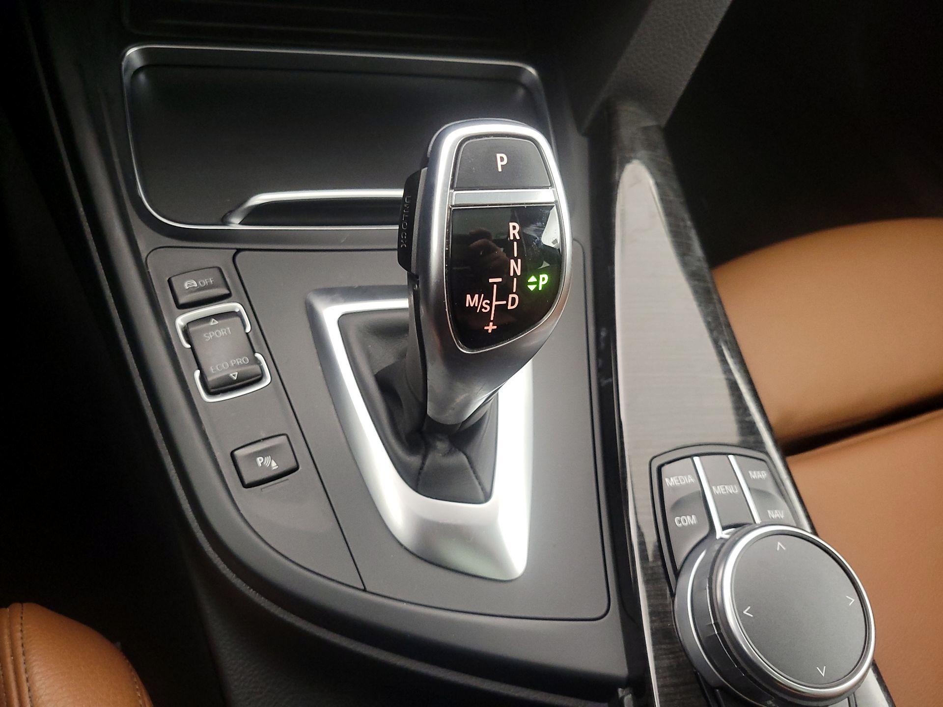 Thumbnail: 2017 BMW 3 Series - 18