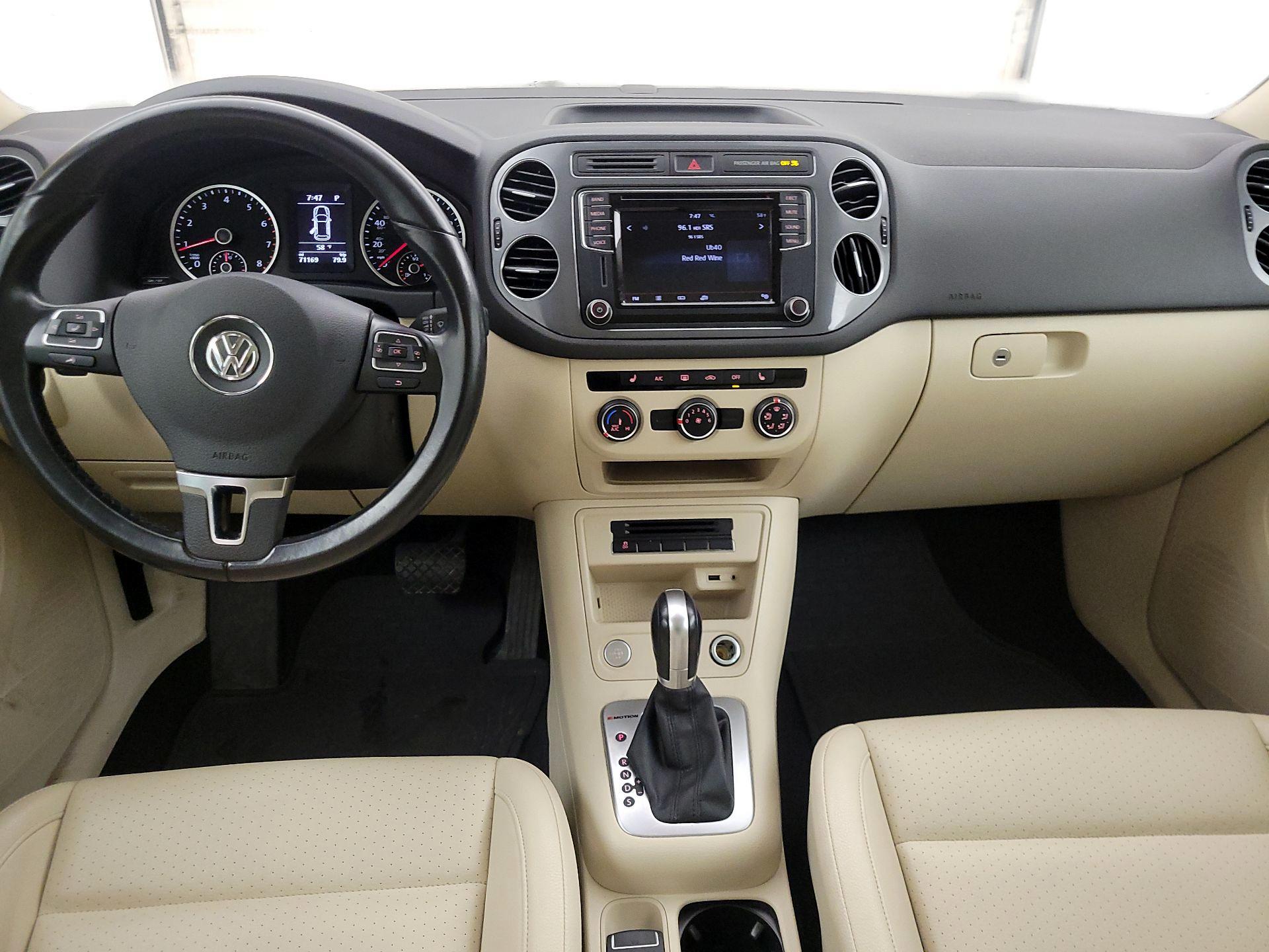 Thumbnail: 2017 Volkswagen Tiguan - 9