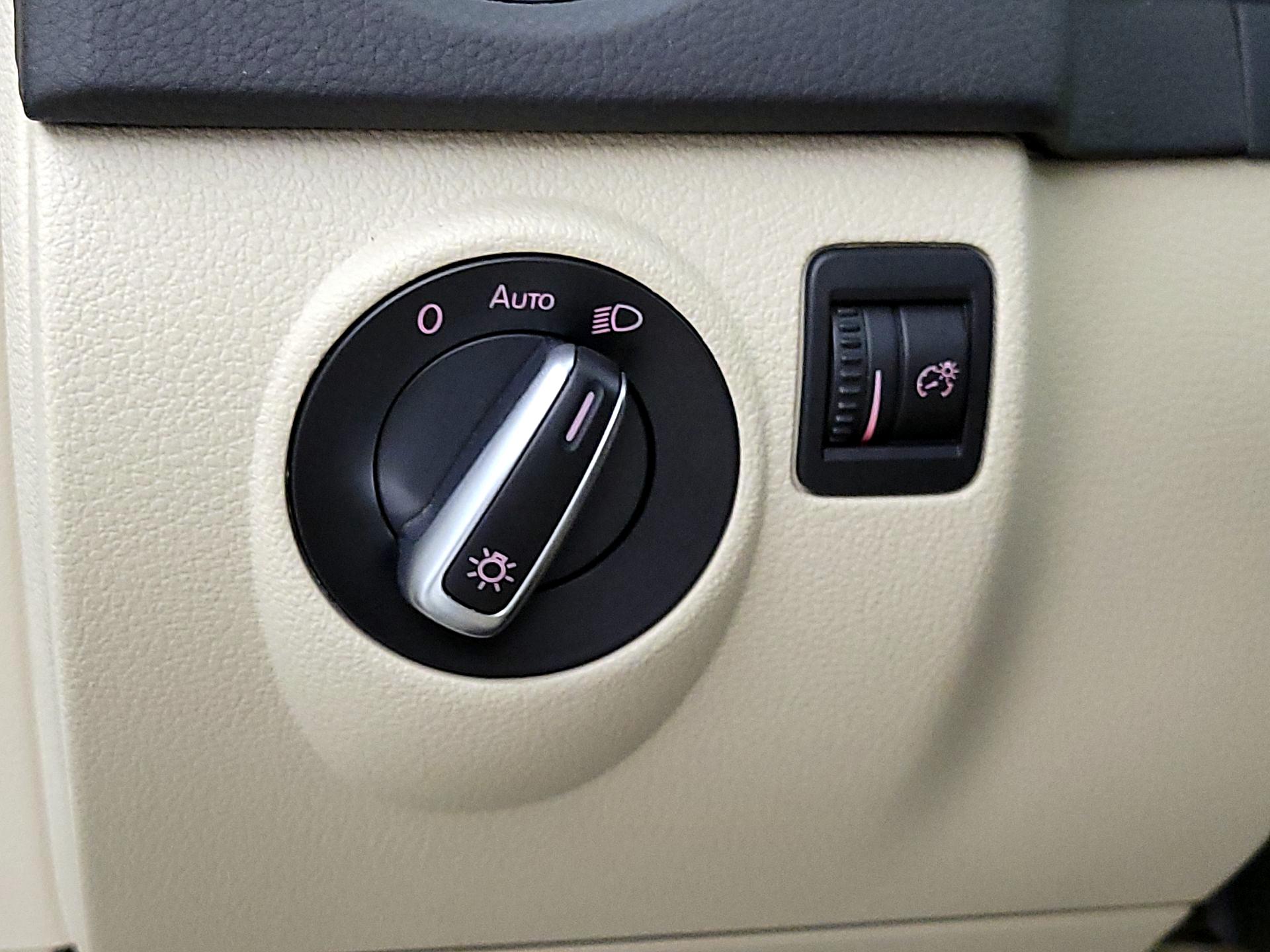 Thumbnail: 2017 Volkswagen Tiguan - 13