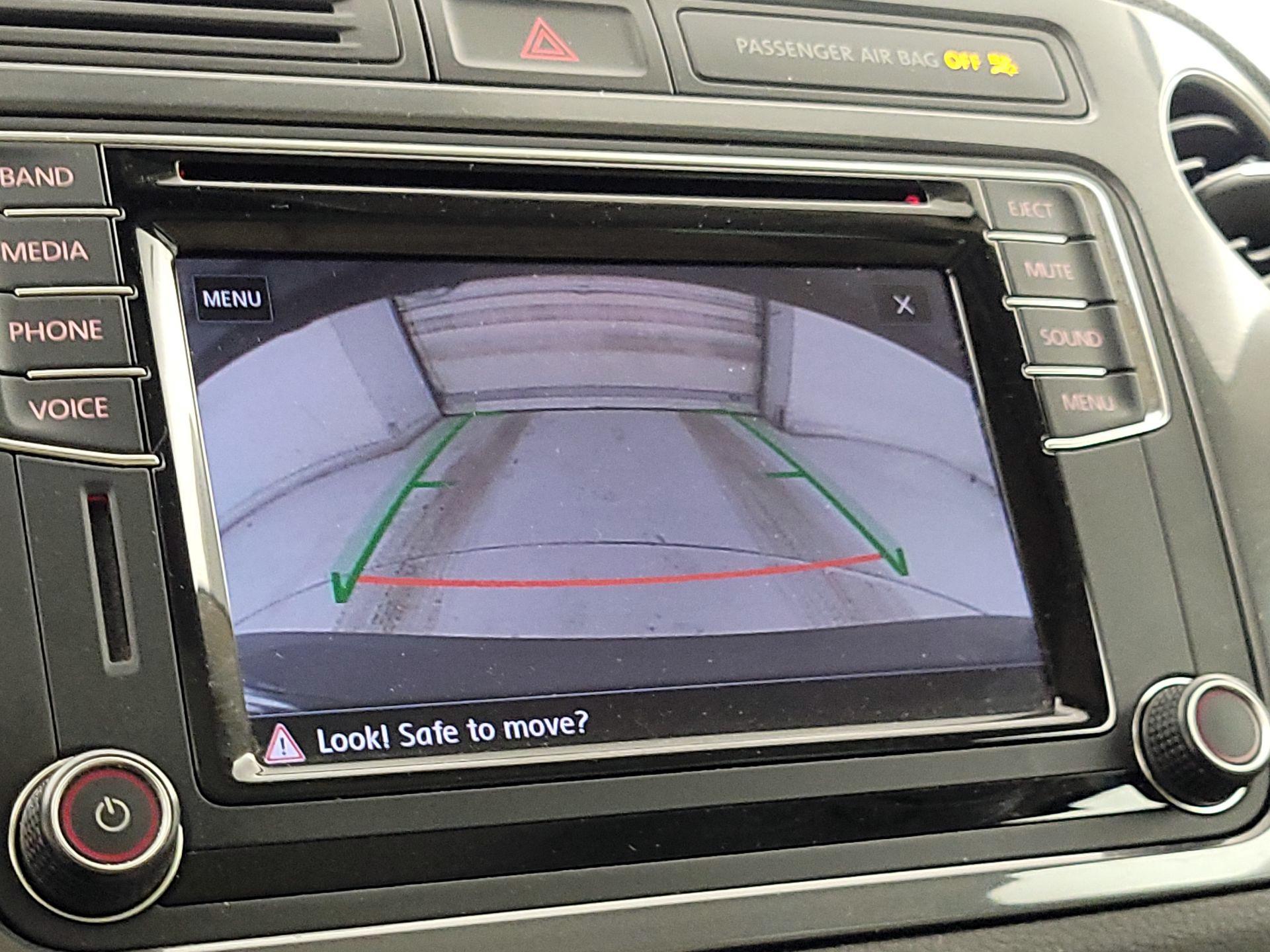 Thumbnail: 2017 Volkswagen Tiguan - 14