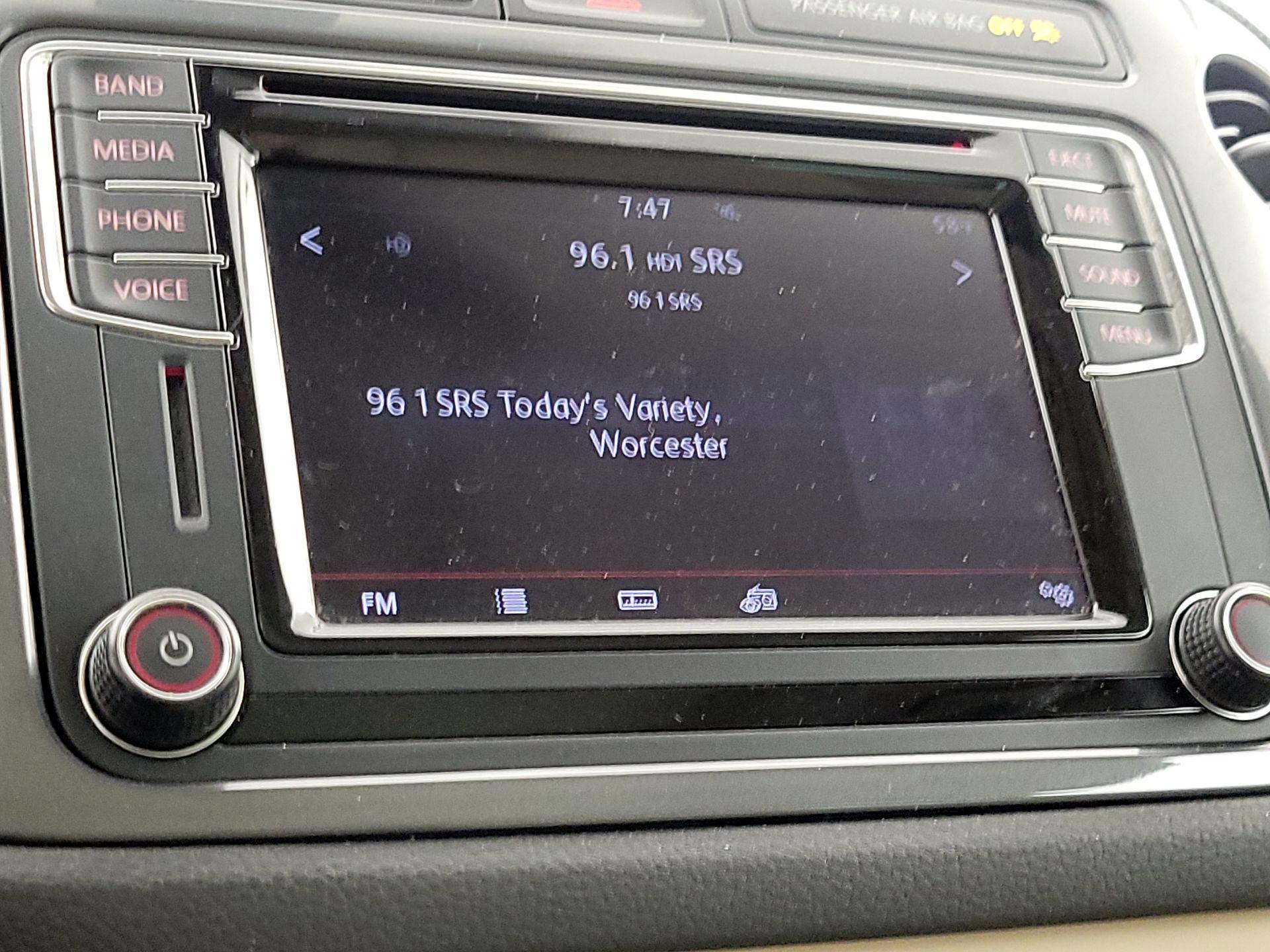 Thumbnail: 2017 Volkswagen Tiguan - 15