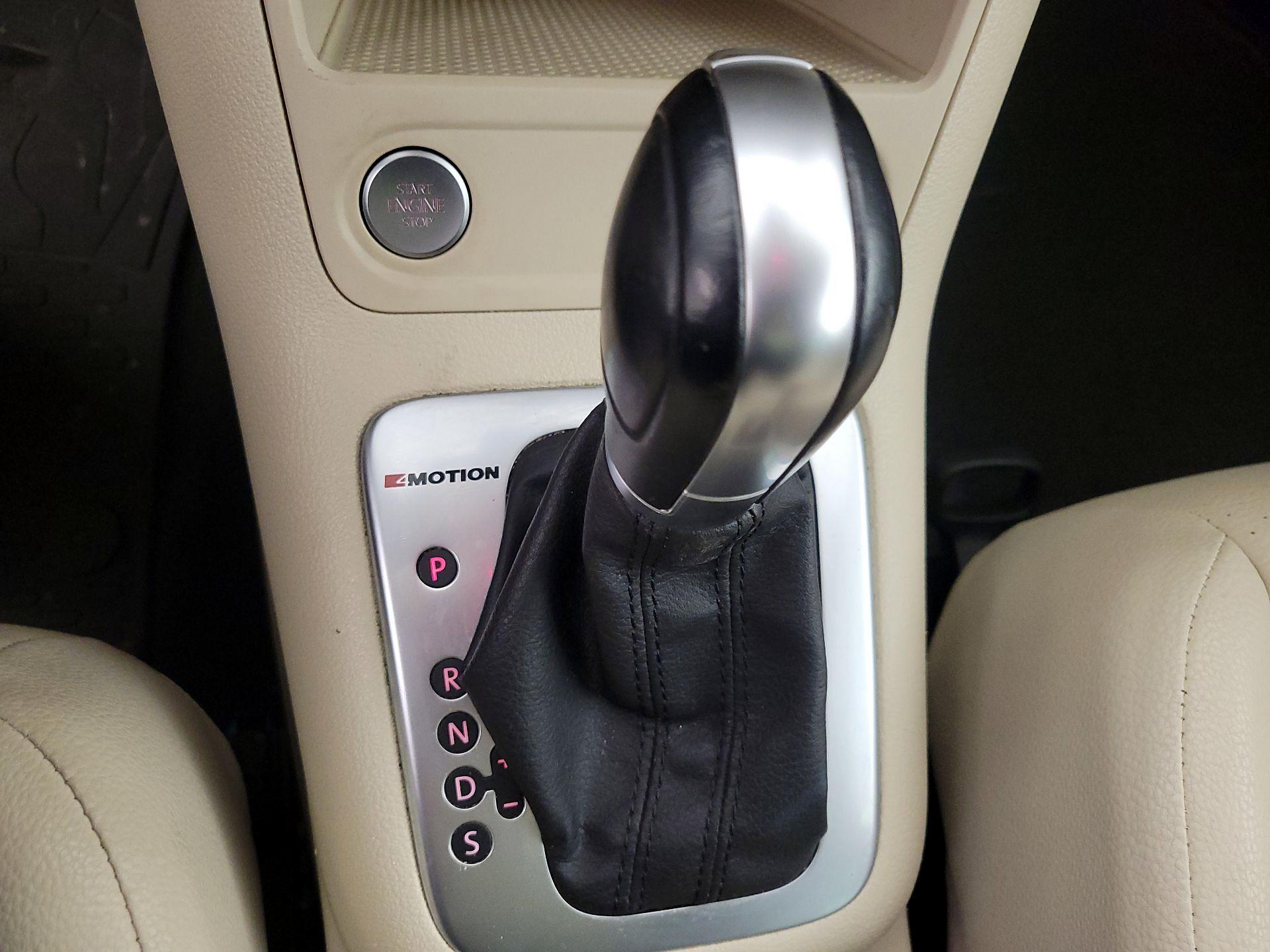 Thumbnail: 2017 Volkswagen Tiguan - 17