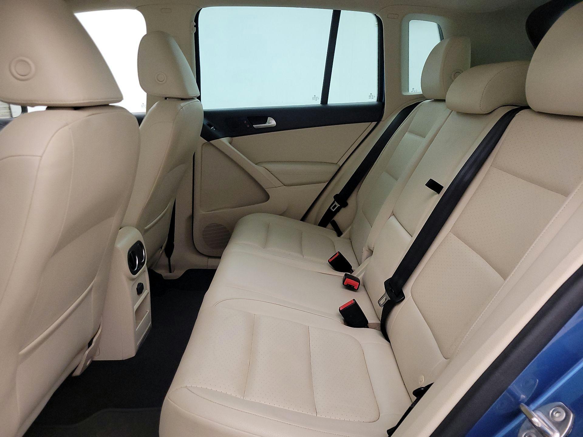 Thumbnail: 2017 Volkswagen Tiguan - 19