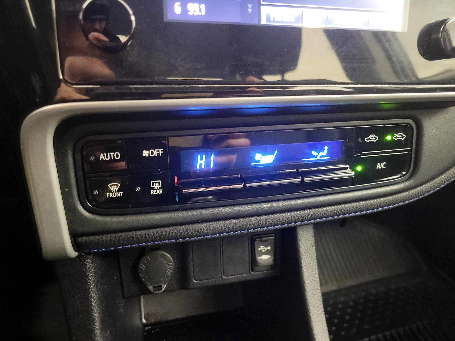 Thumbnail: 2019 Toyota Corolla - 16