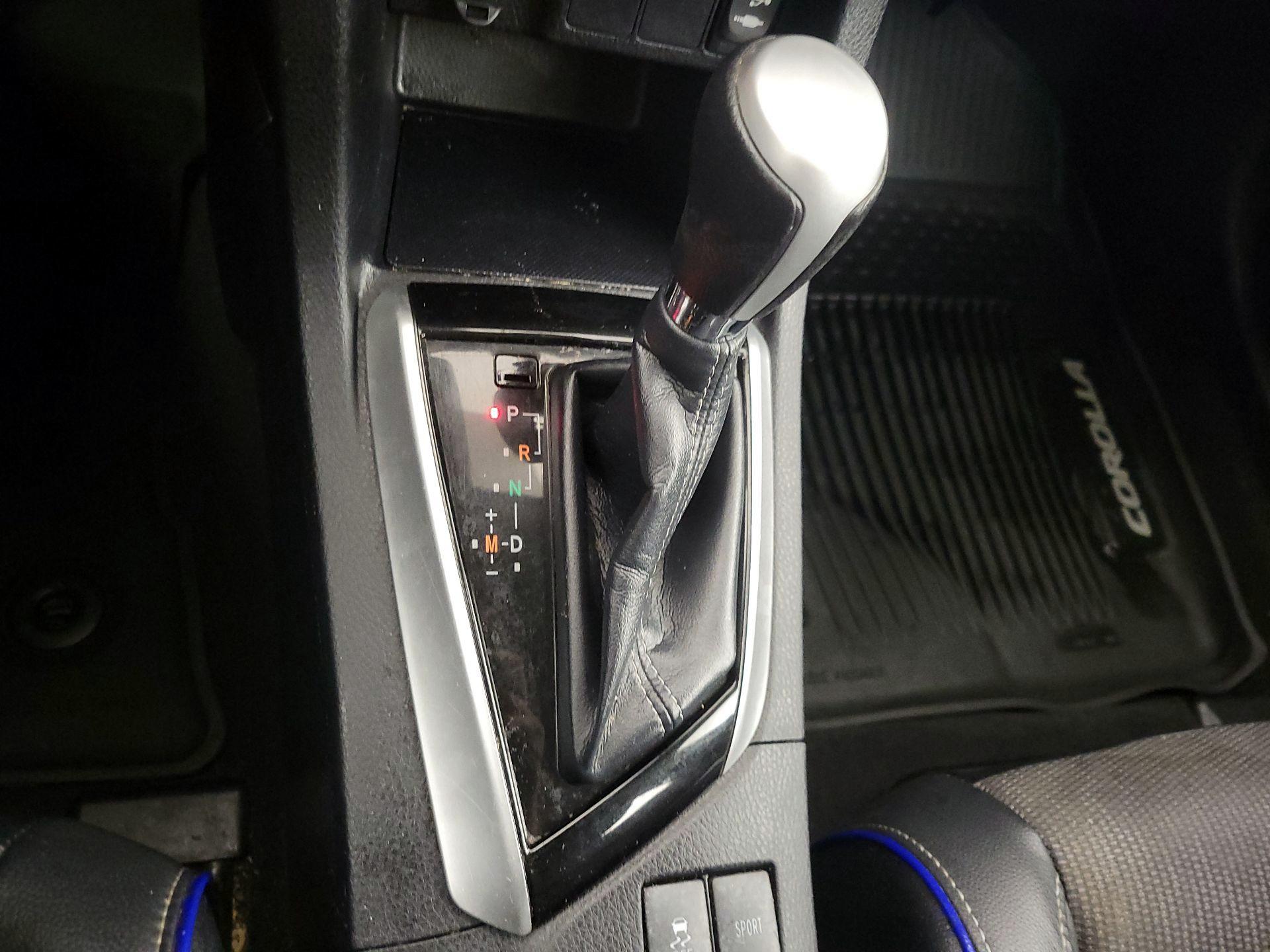 Thumbnail: 2019 Toyota Corolla - 17