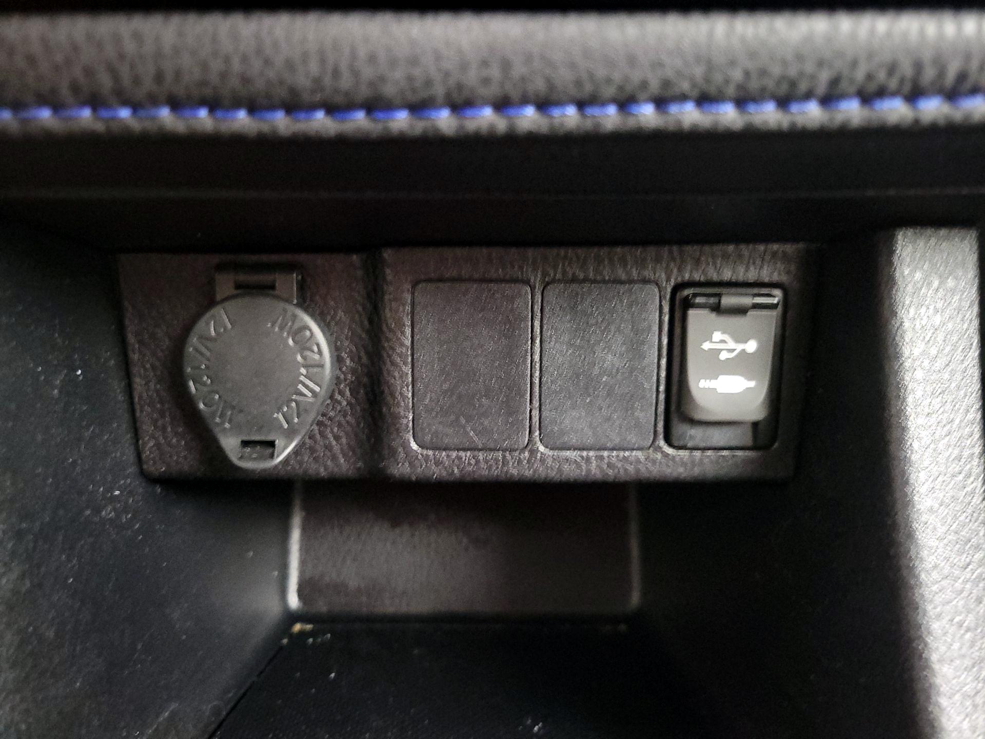 Thumbnail: 2019 Toyota Corolla - 18