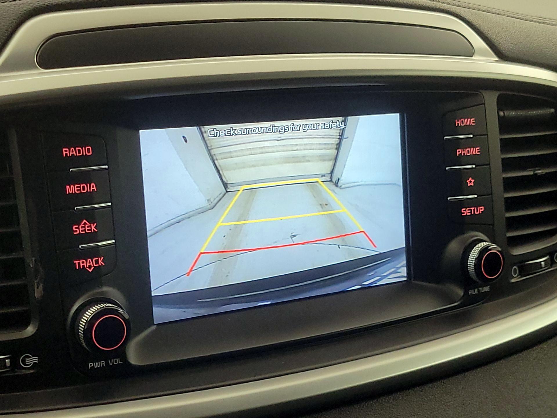 Thumbnail: 2019 Kia Sorento - 14