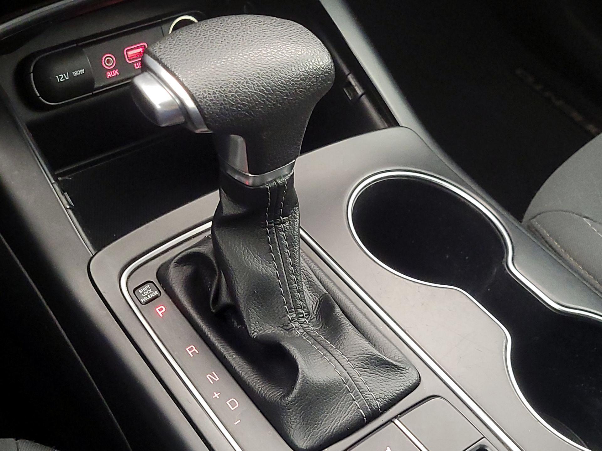 Thumbnail: 2019 Kia Sorento - 17