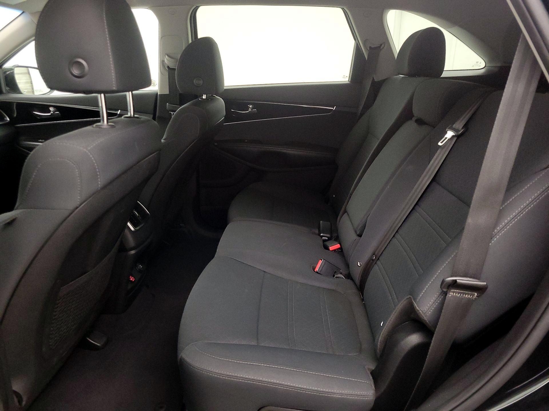 Thumbnail: 2019 Kia Sorento - 19