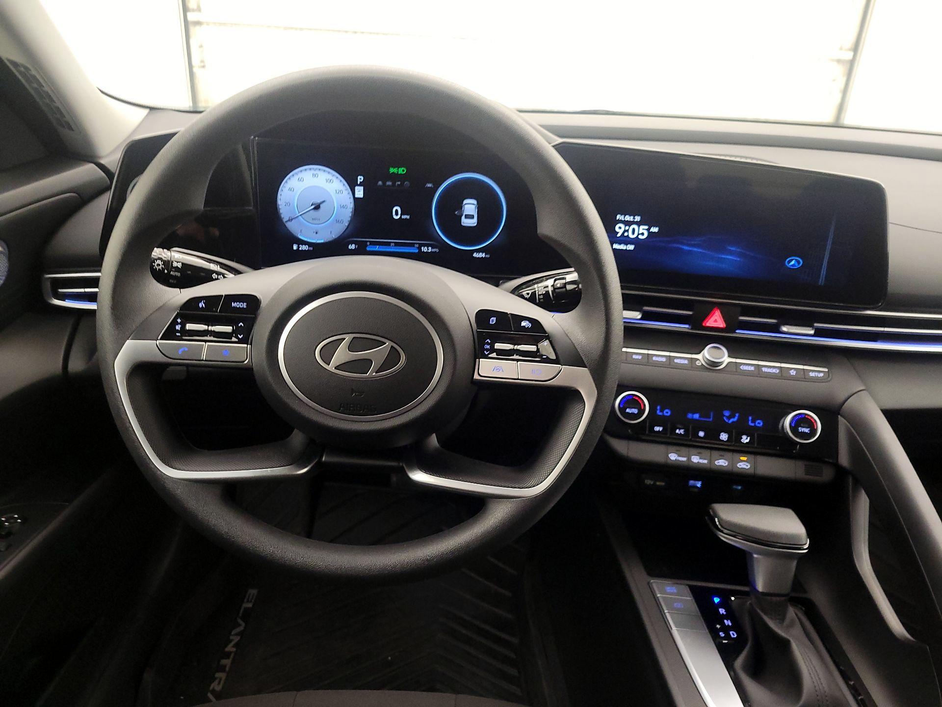 Thumbnail: 2024 Hyundai Elantra - 10