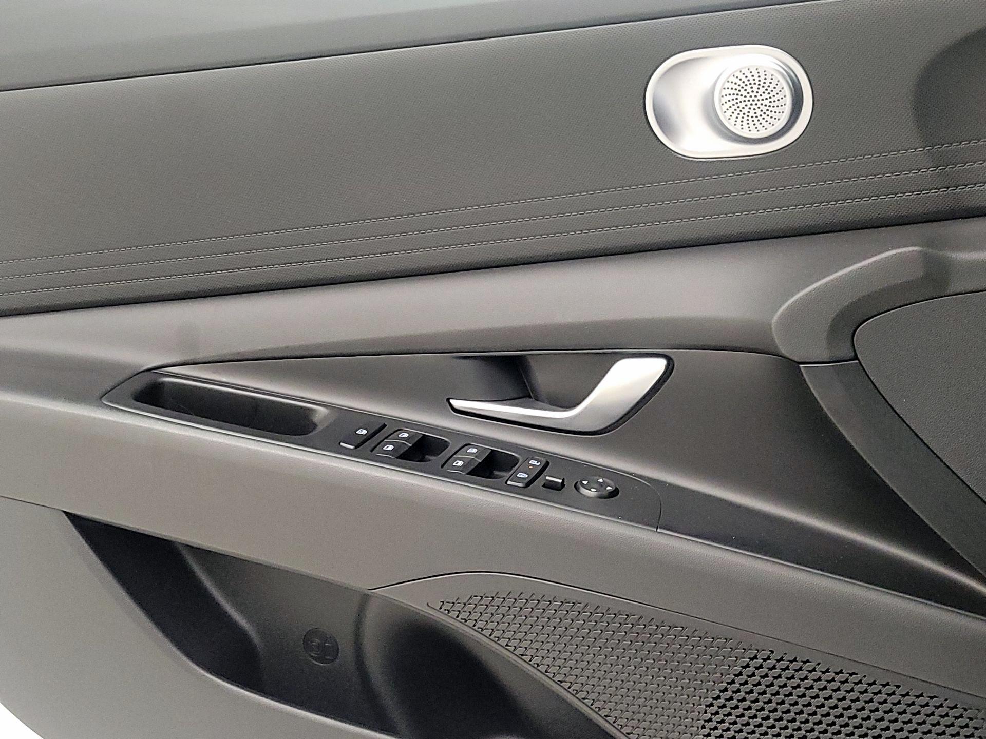 Thumbnail: 2024 Hyundai Elantra - 12