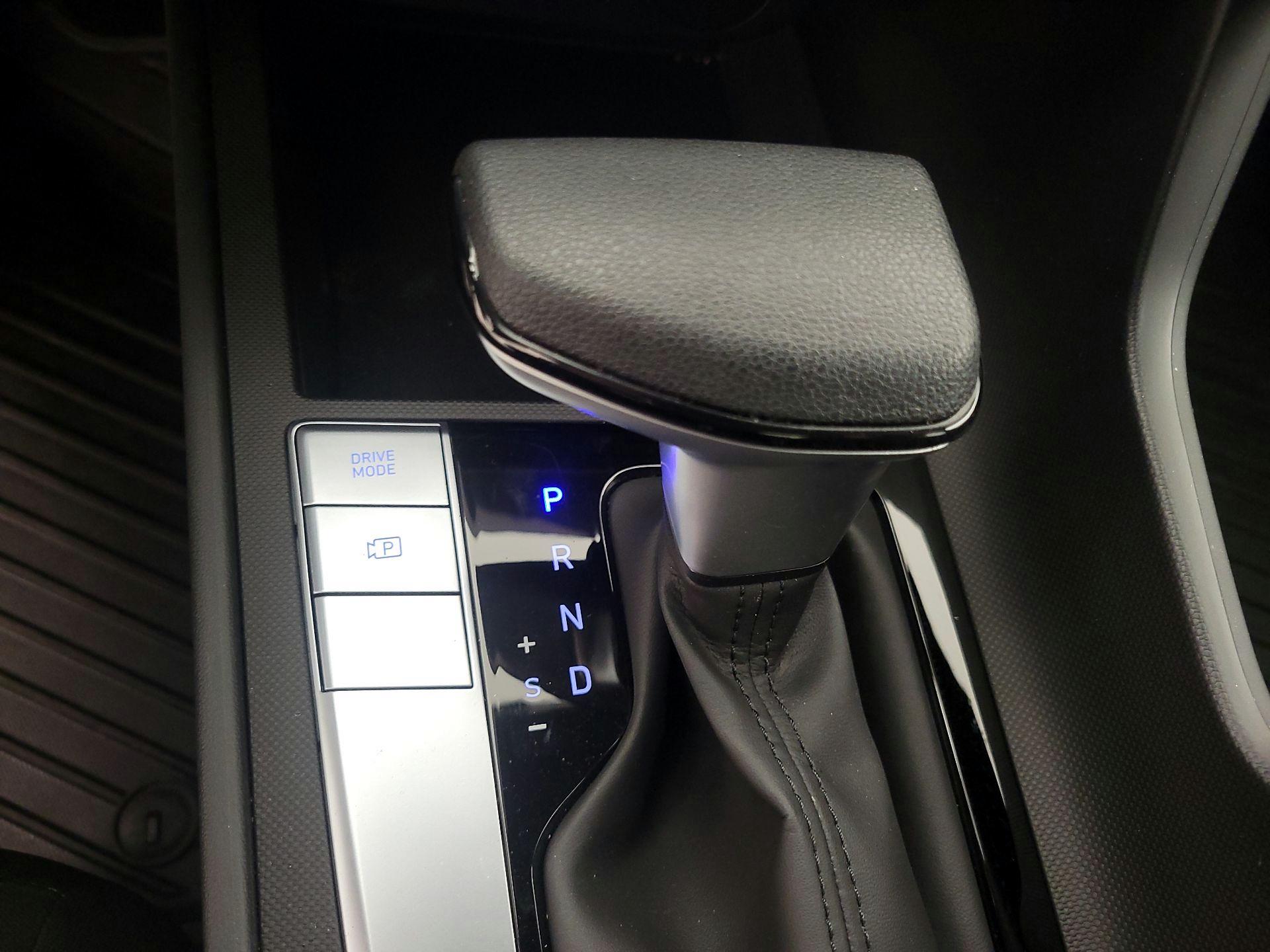 Thumbnail: 2024 Hyundai Elantra - 17