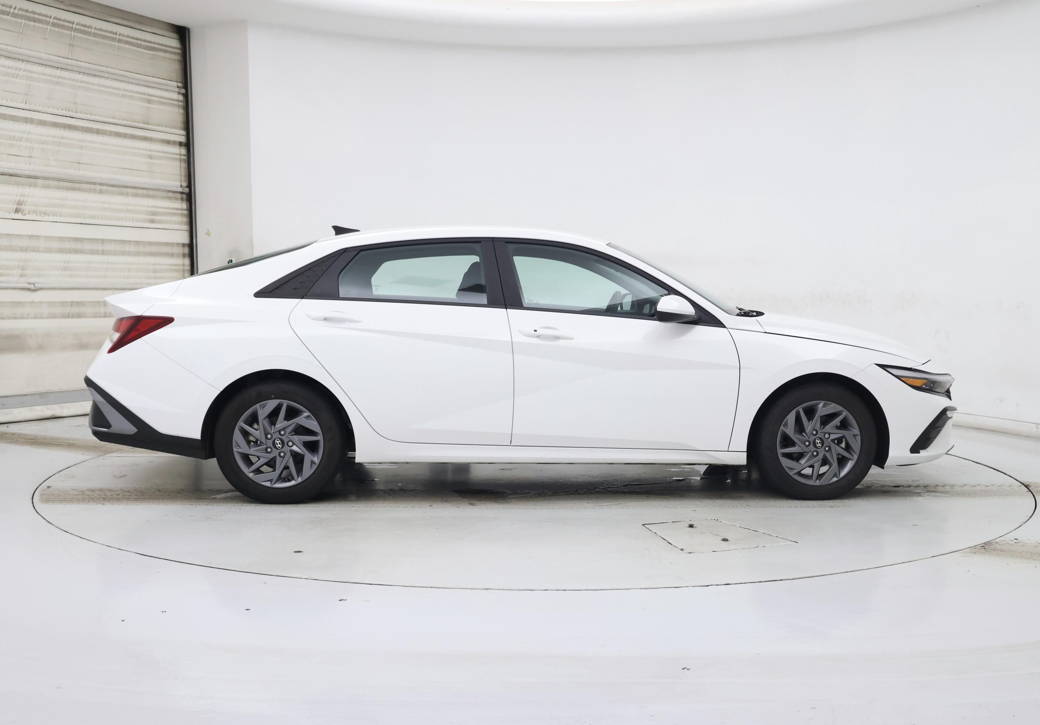 Thumbnail: 2024 Hyundai Elantra - 7