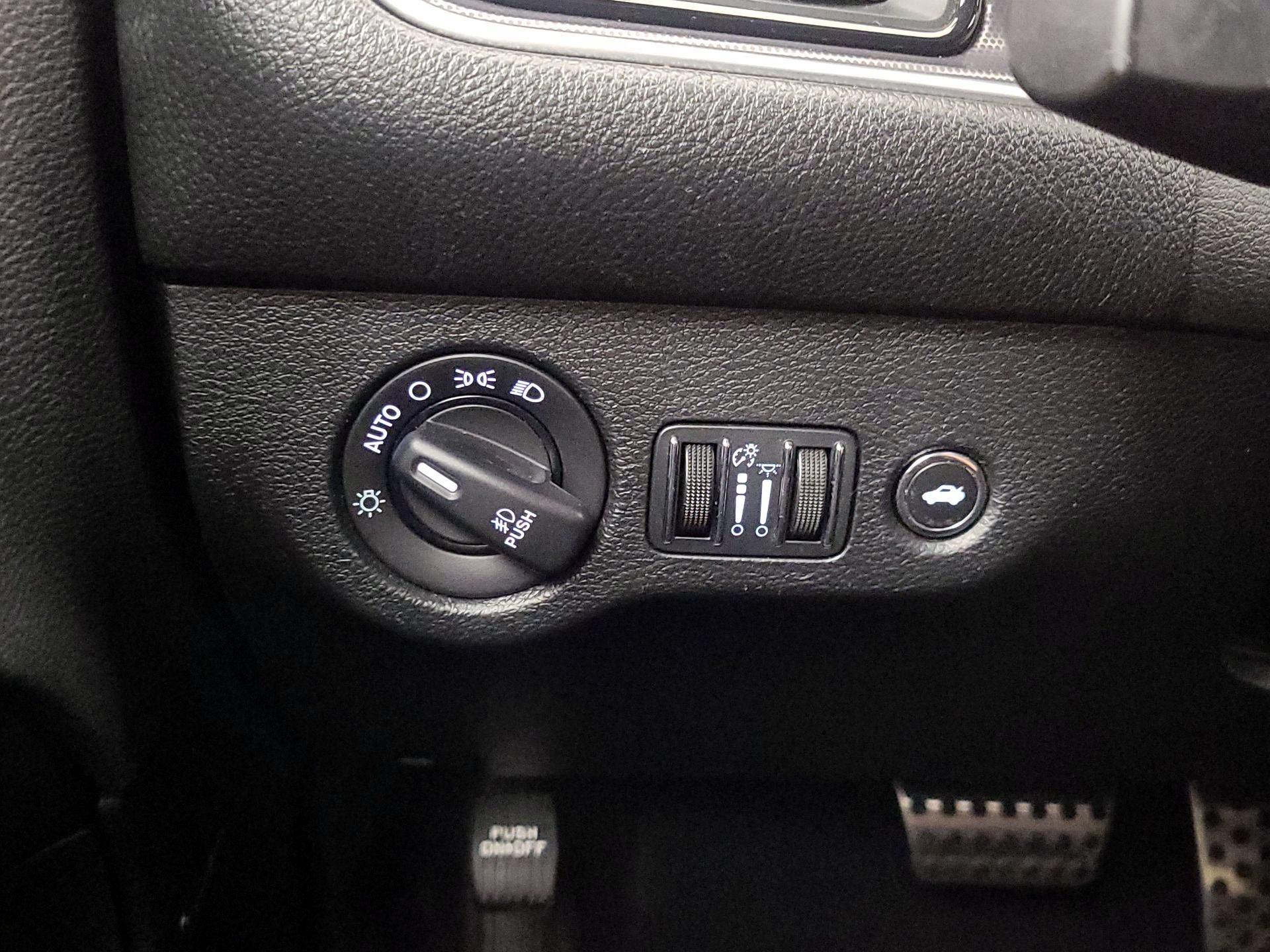 Thumbnail: 2016 Dodge Challenger - 13