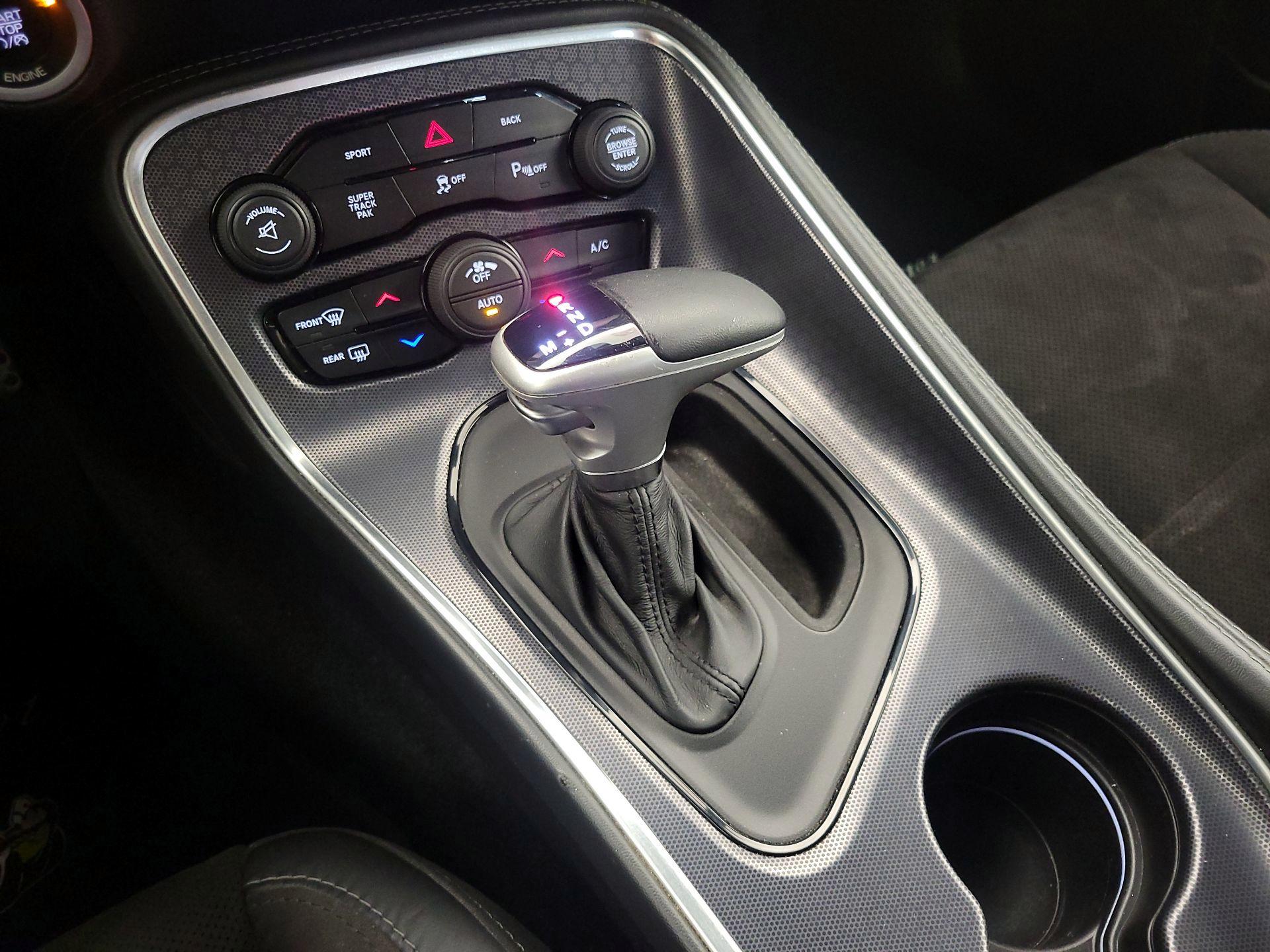 Thumbnail: 2016 Dodge Challenger - 17