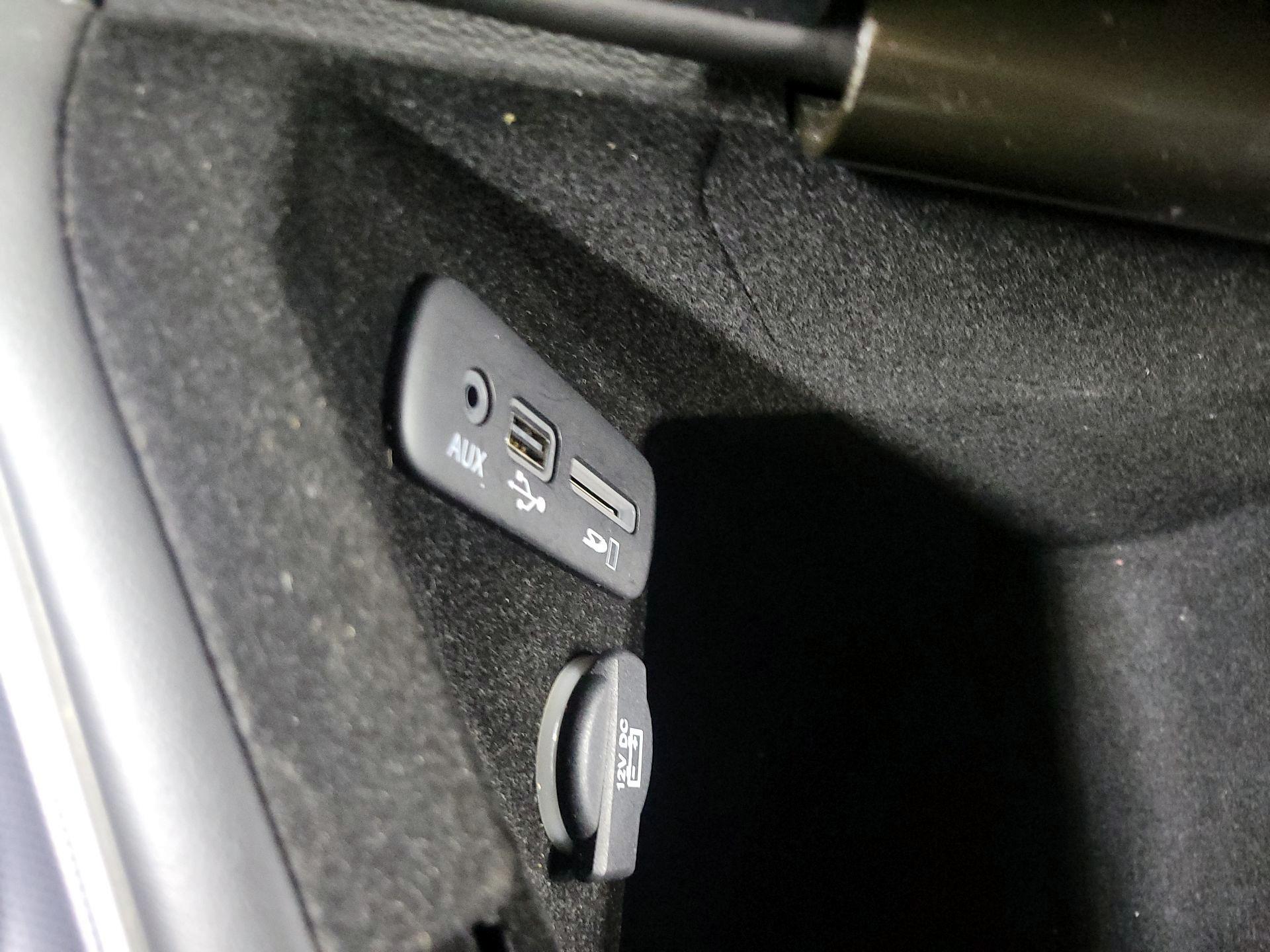 Thumbnail: 2016 Dodge Challenger - 18