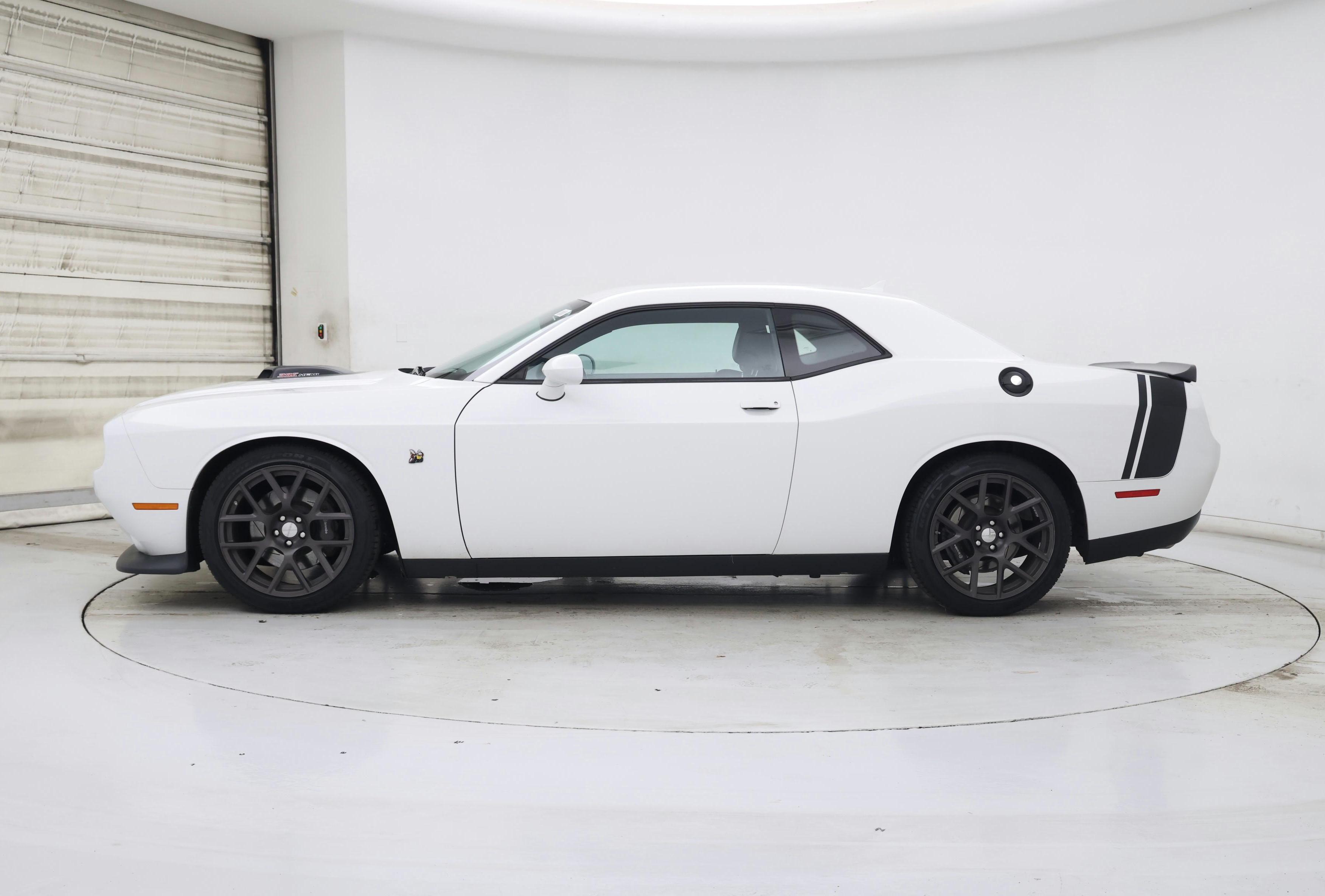 Thumbnail: 2016 Dodge Challenger - 3