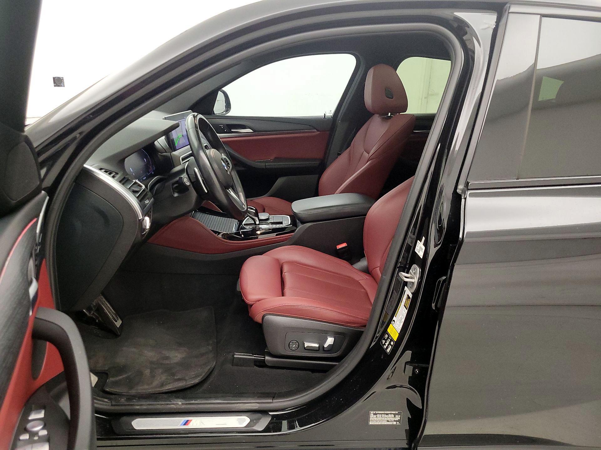 Thumbnail: 2023 BMW X4 - 11