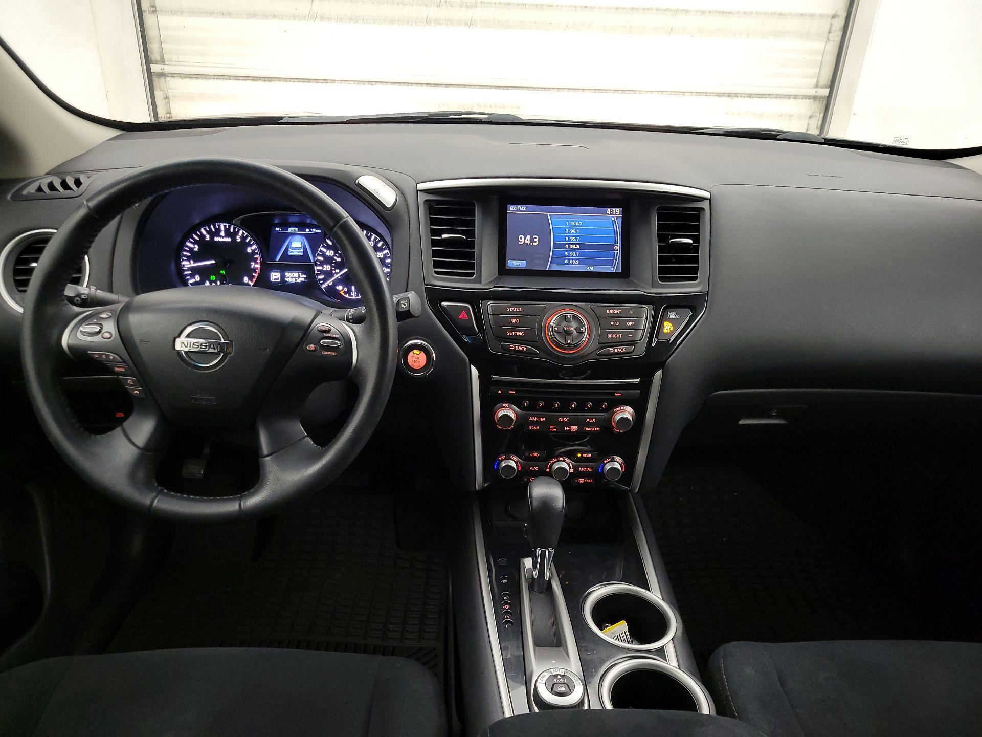 Thumbnail: 2015 Nissan Pathfinder - 9