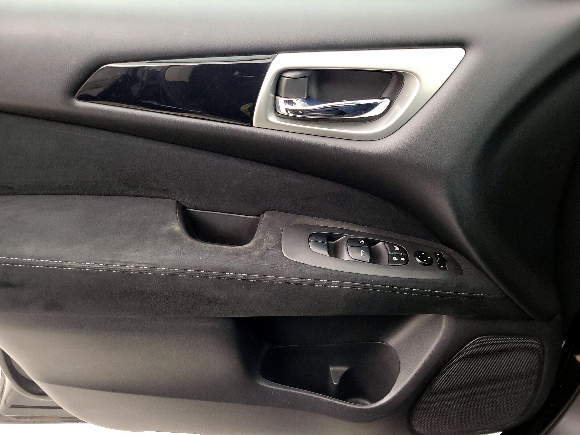 Thumbnail: 2015 Nissan Pathfinder - 12