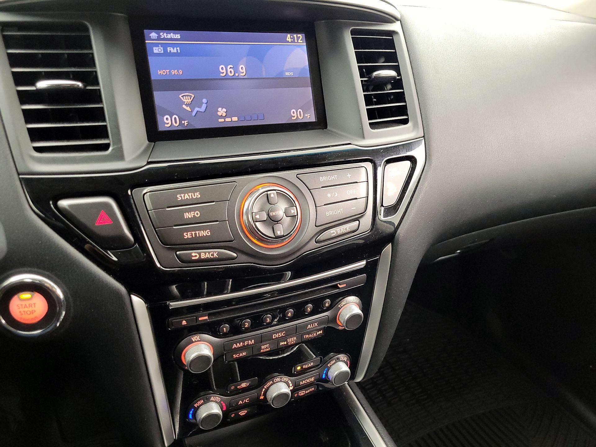 Thumbnail: 2015 Nissan Pathfinder - 16