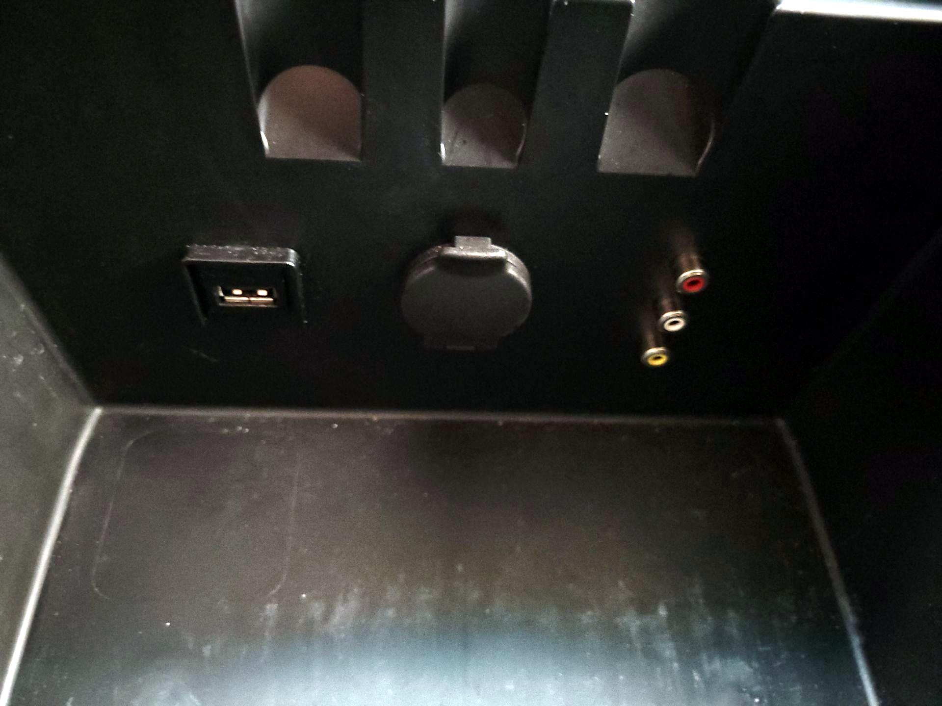 Thumbnail: 2015 Nissan Pathfinder - 18