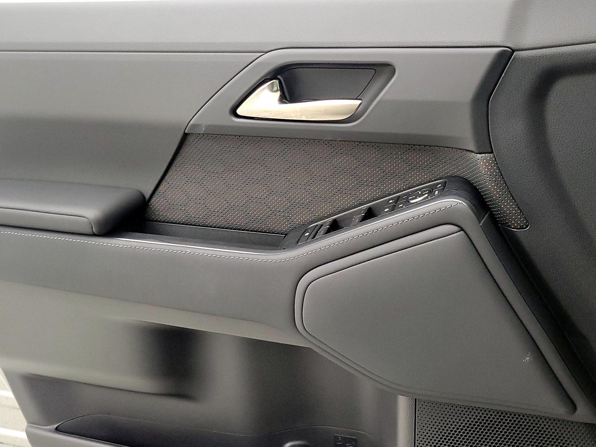 Thumbnail: 2025 Lexus GX - 12