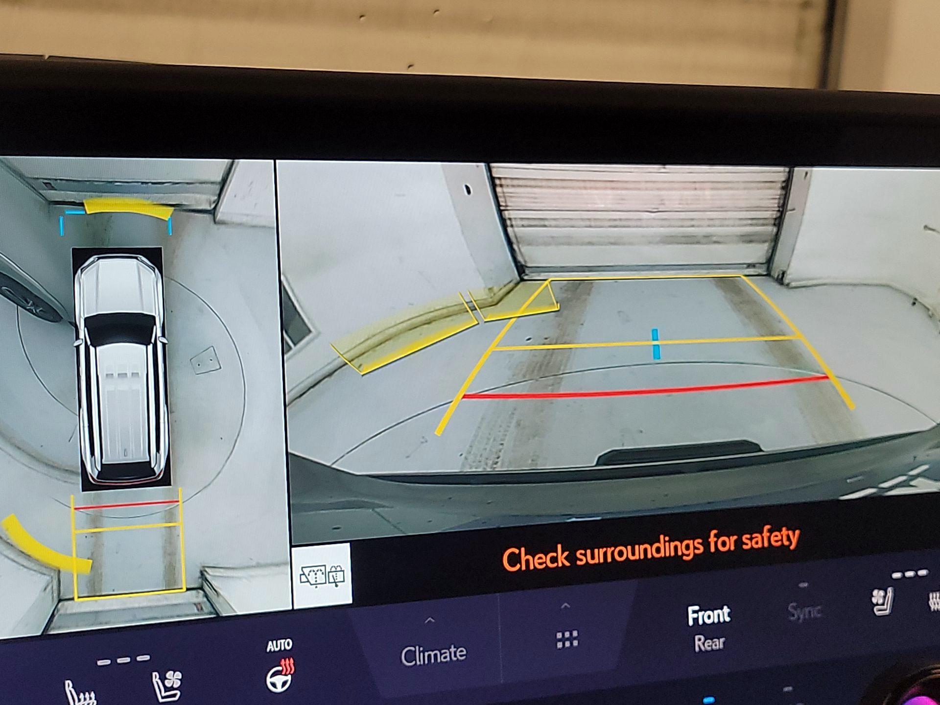 Thumbnail: 2025 Lexus GX - 14