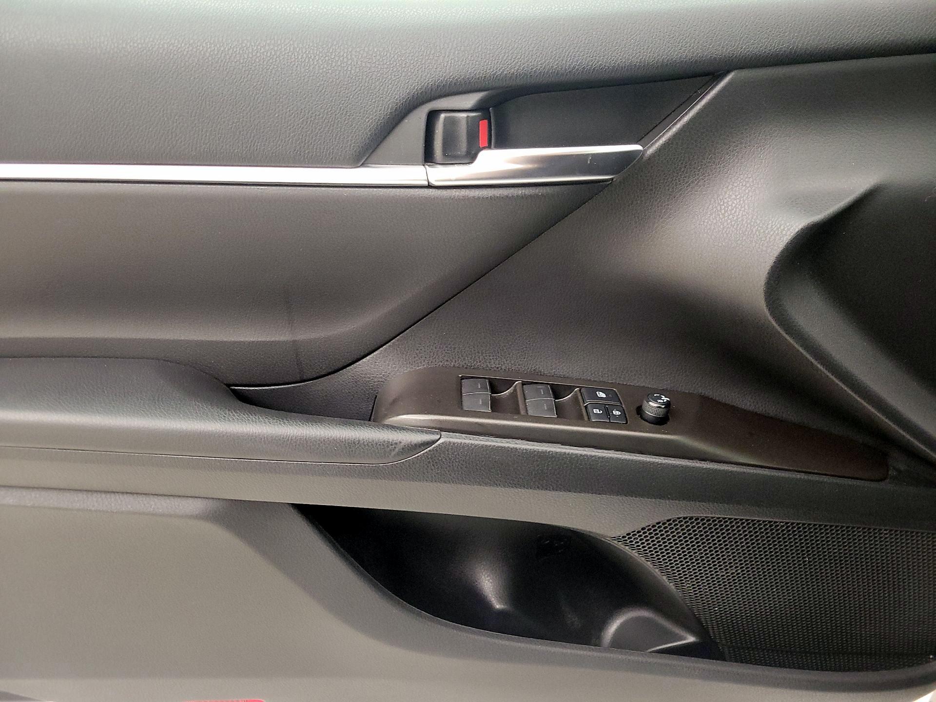 Thumbnail: 2021 Toyota Camry - 12