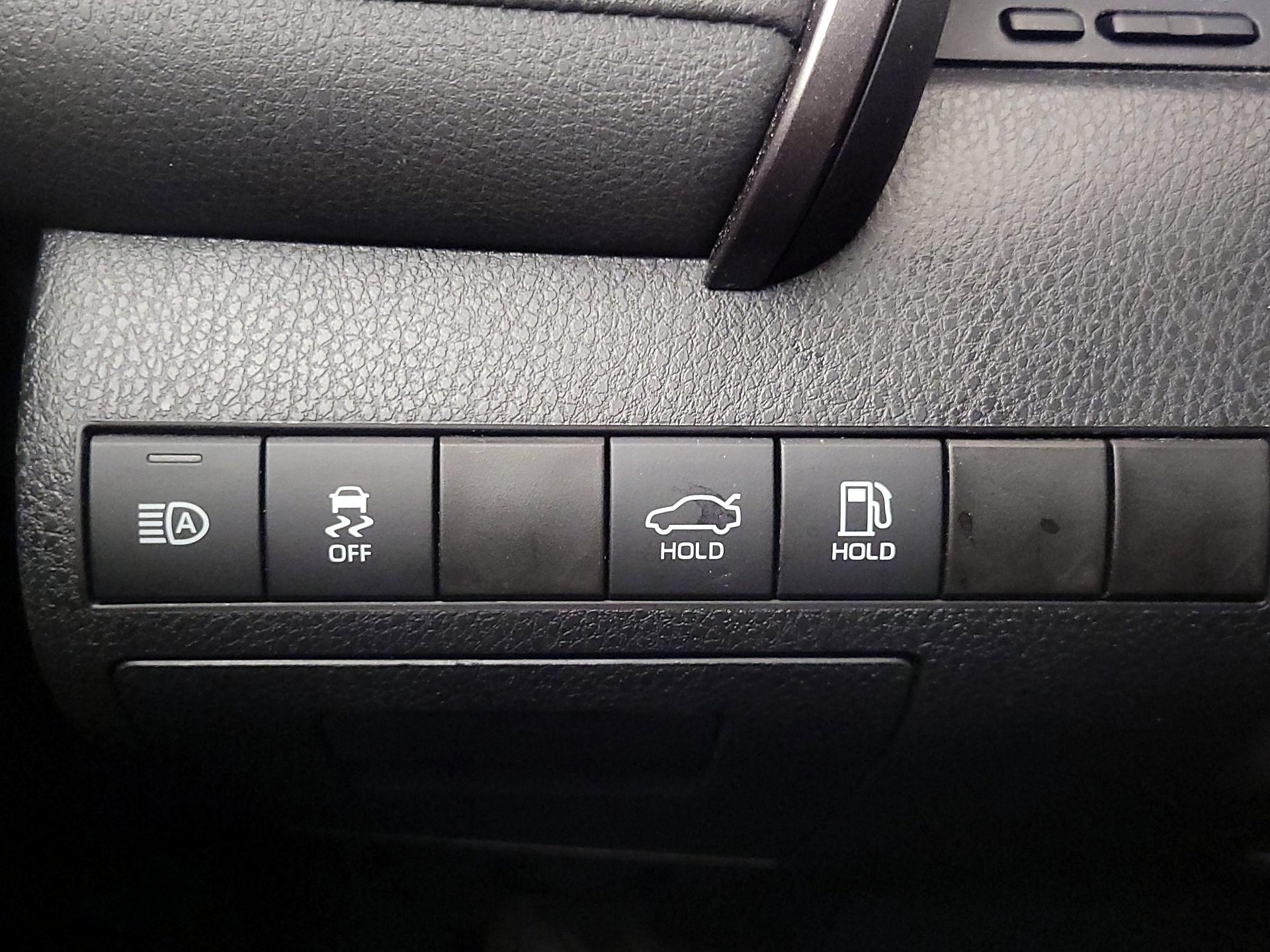 Thumbnail: 2021 Toyota Camry - 13