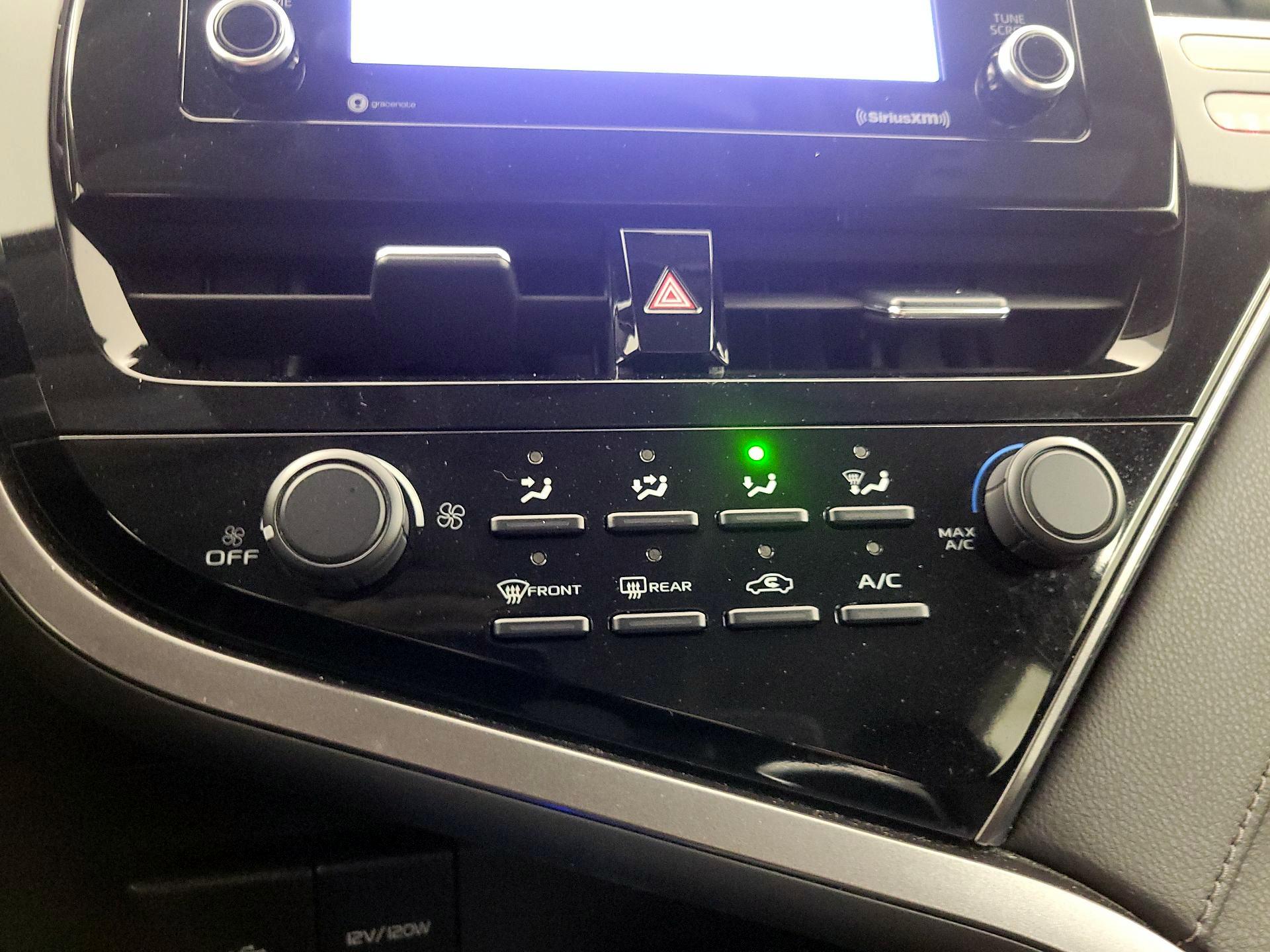 Thumbnail: 2021 Toyota Camry - 16