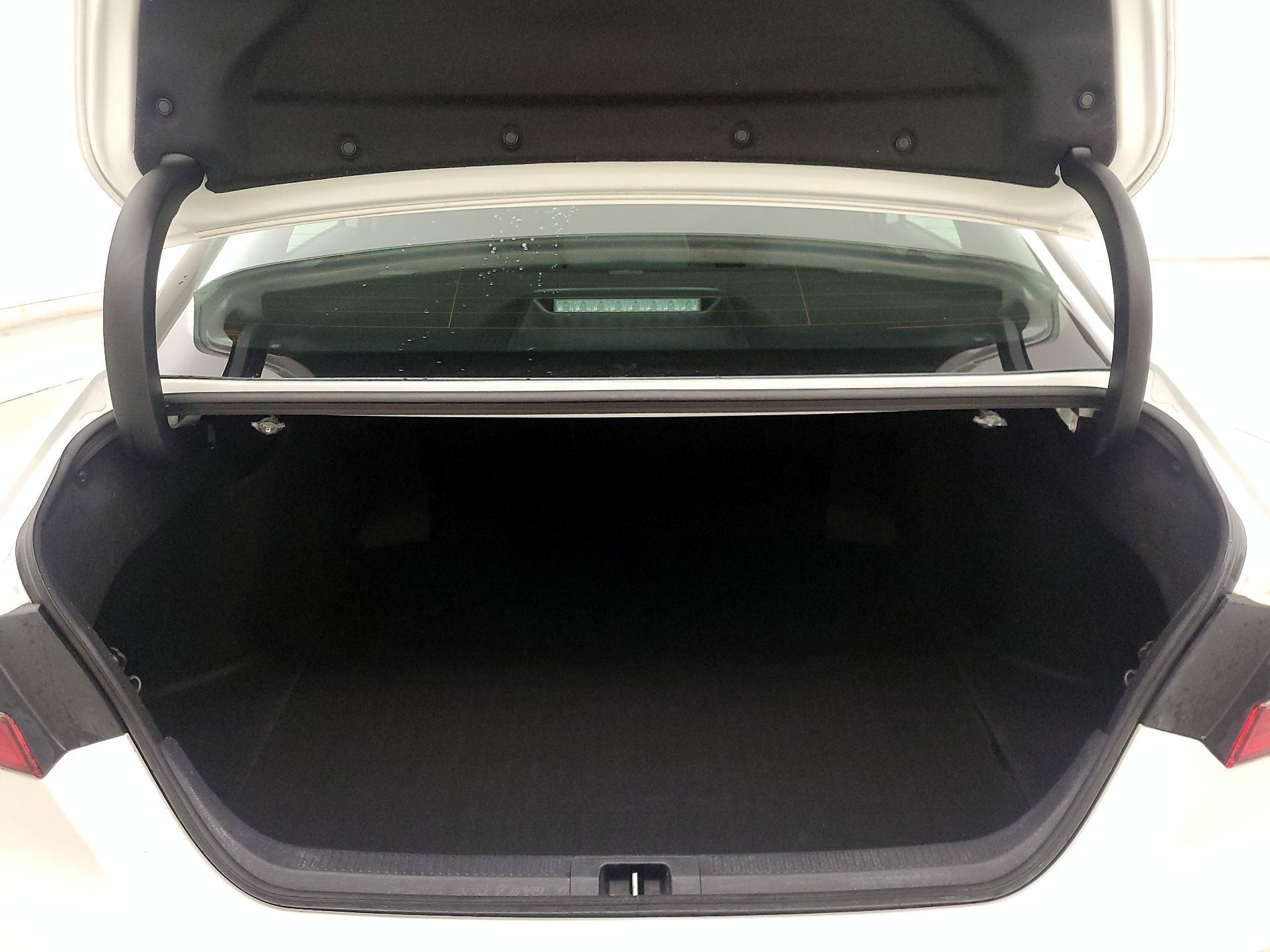 Thumbnail: 2021 Toyota Camry - 20