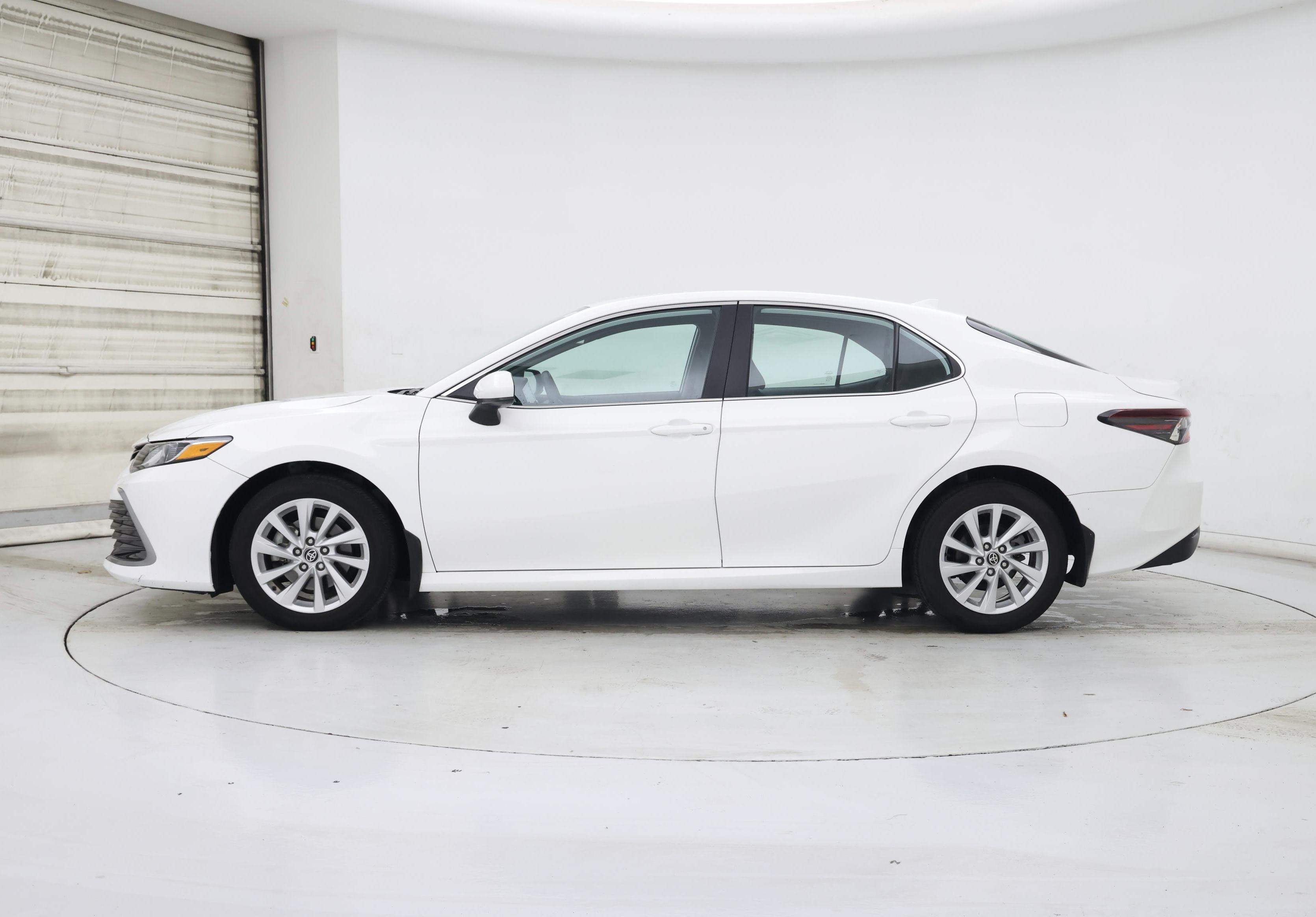 Thumbnail: 2021 Toyota Camry - 3