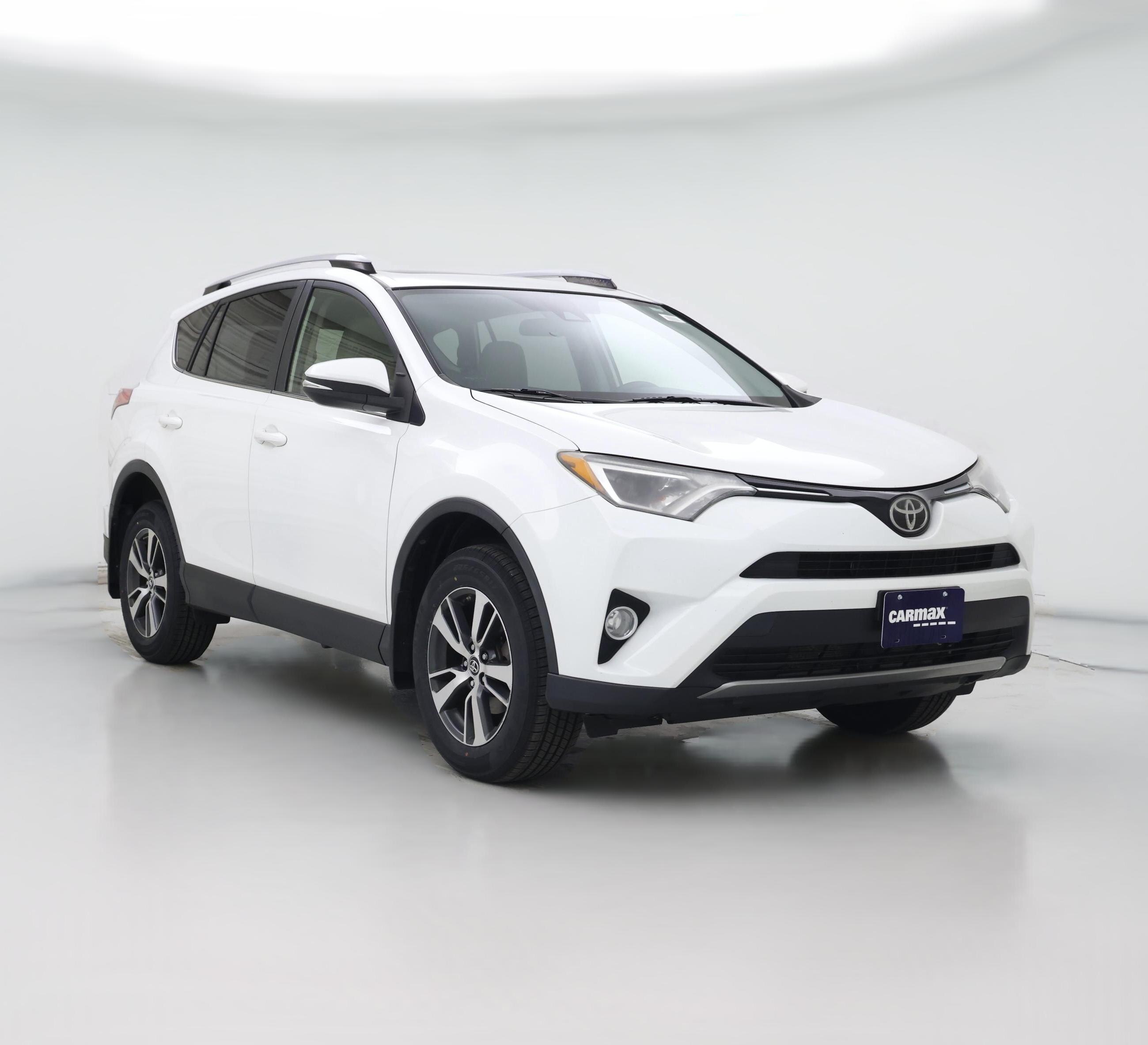 Thumbnail: 2018 Toyota RAV4 - 1