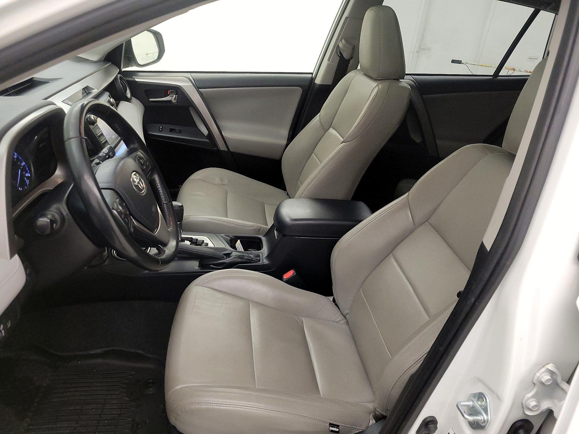 Thumbnail: 2018 Toyota RAV4 - 11